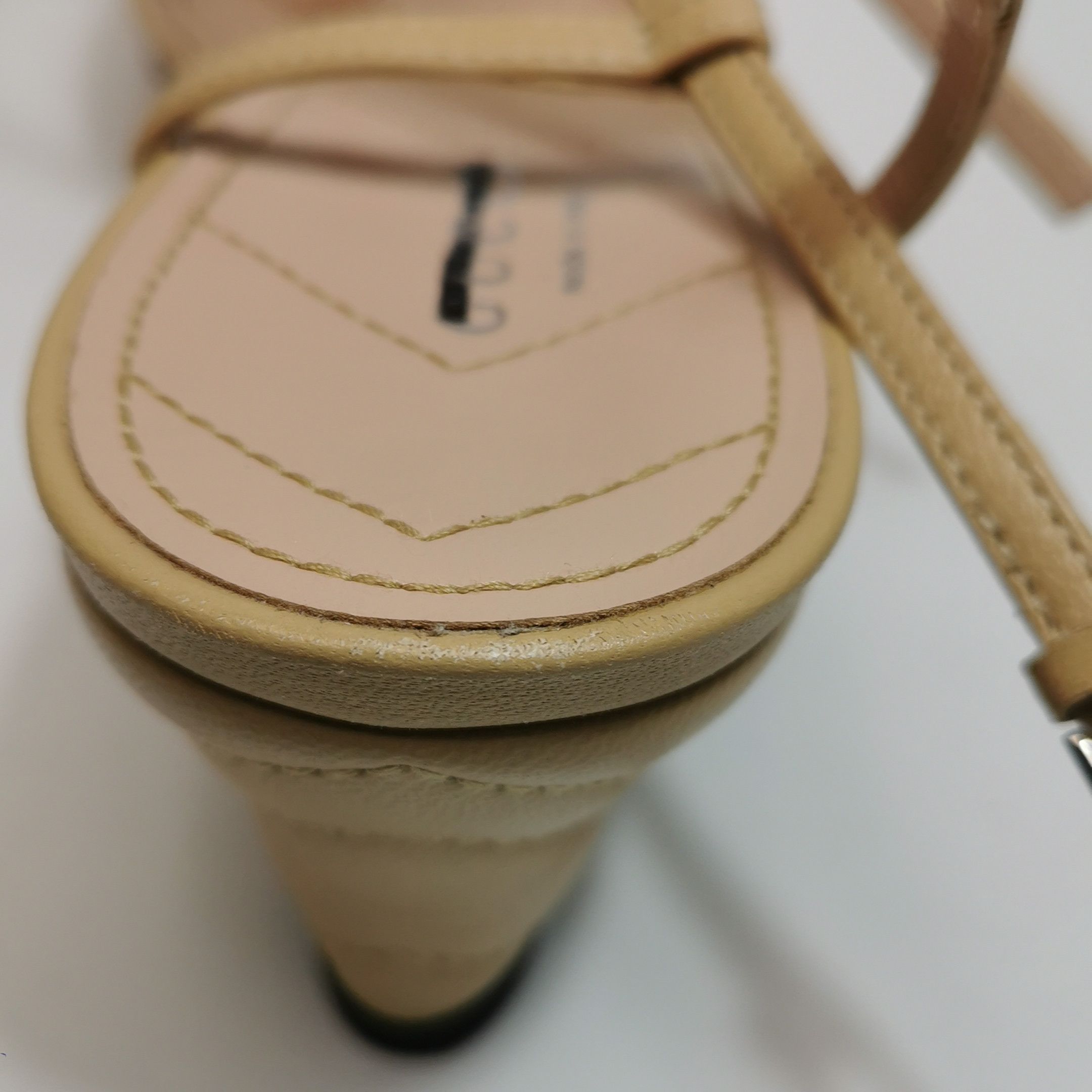 Gucci Gucci Women 7-5 Heels Size US 7.5 / IT 37.5 - 7 Thumbnail