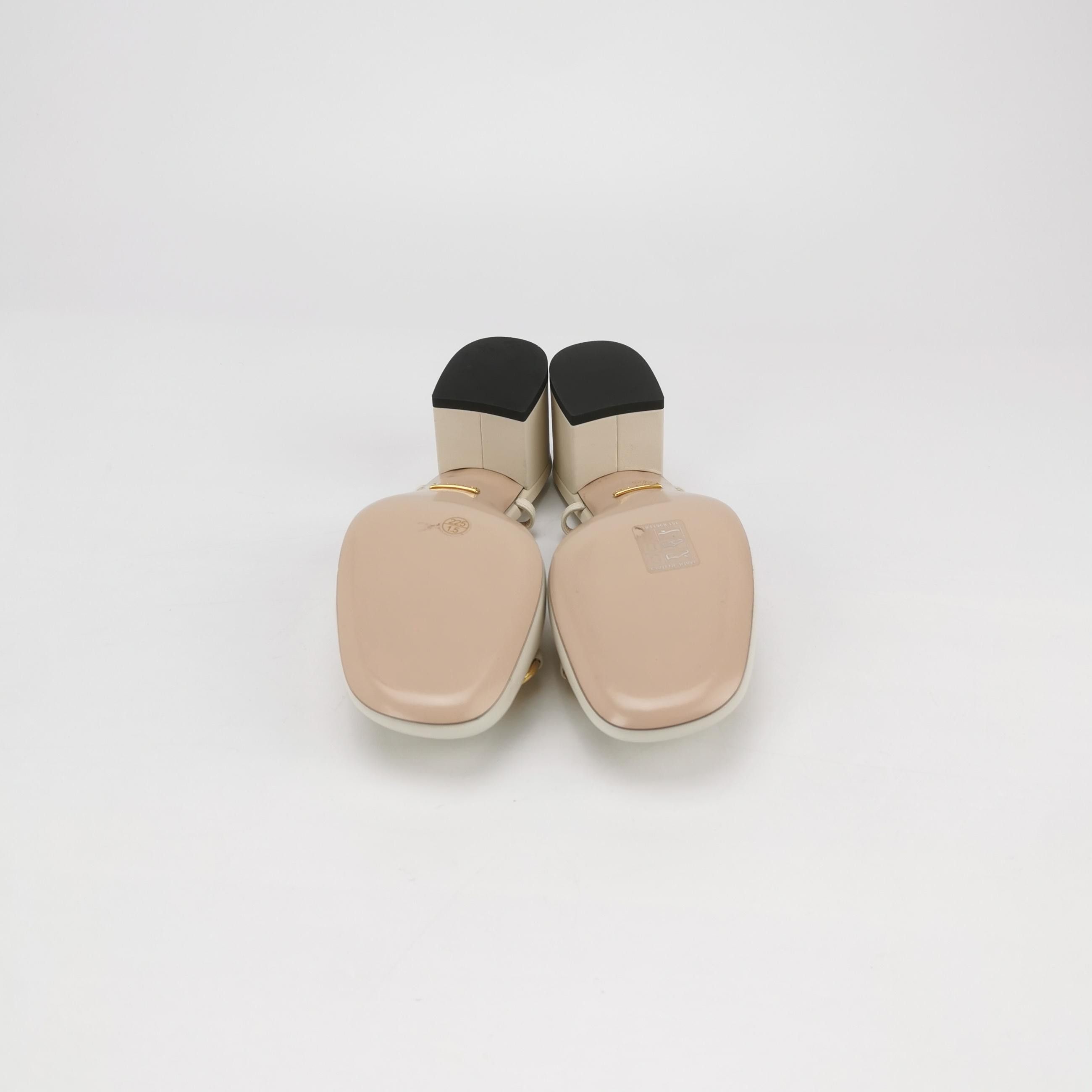 Gucci Gucci Women 5 Flats Size US 5 / IT 35 - 5 Thumbnail