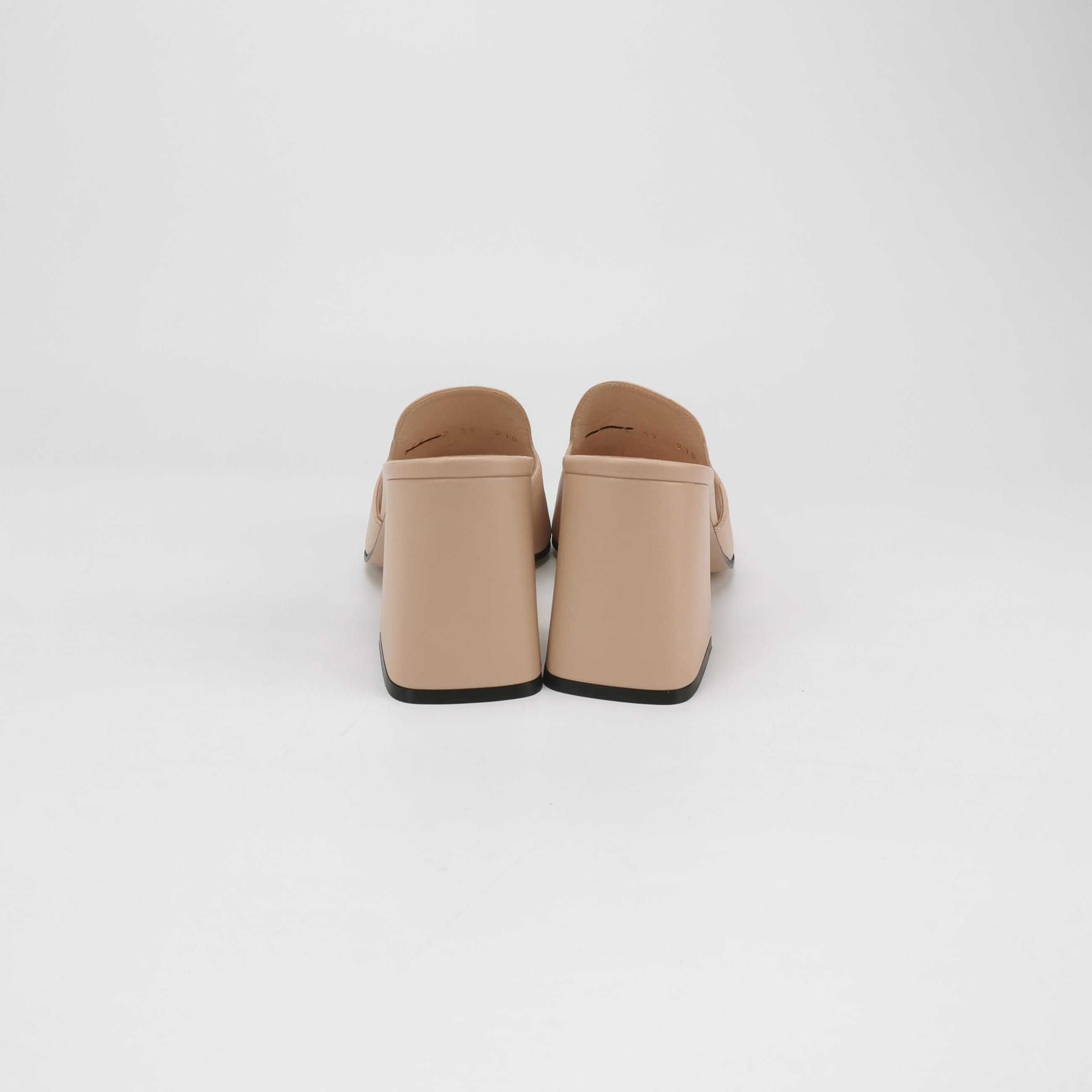 Gucci Gucci Women 9 Sandals Size US 9 / IT 39 - 4 Thumbnail