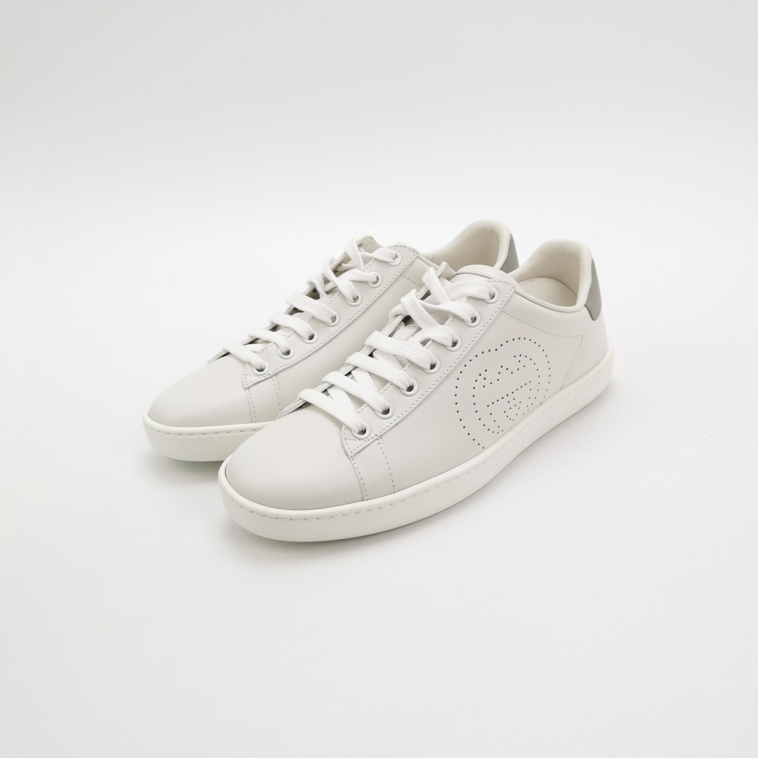 Gucci Gucci Women 7-5 Lowtop Sneakers Size US 7.5 / IT 37.5 - 2 Thumbnail