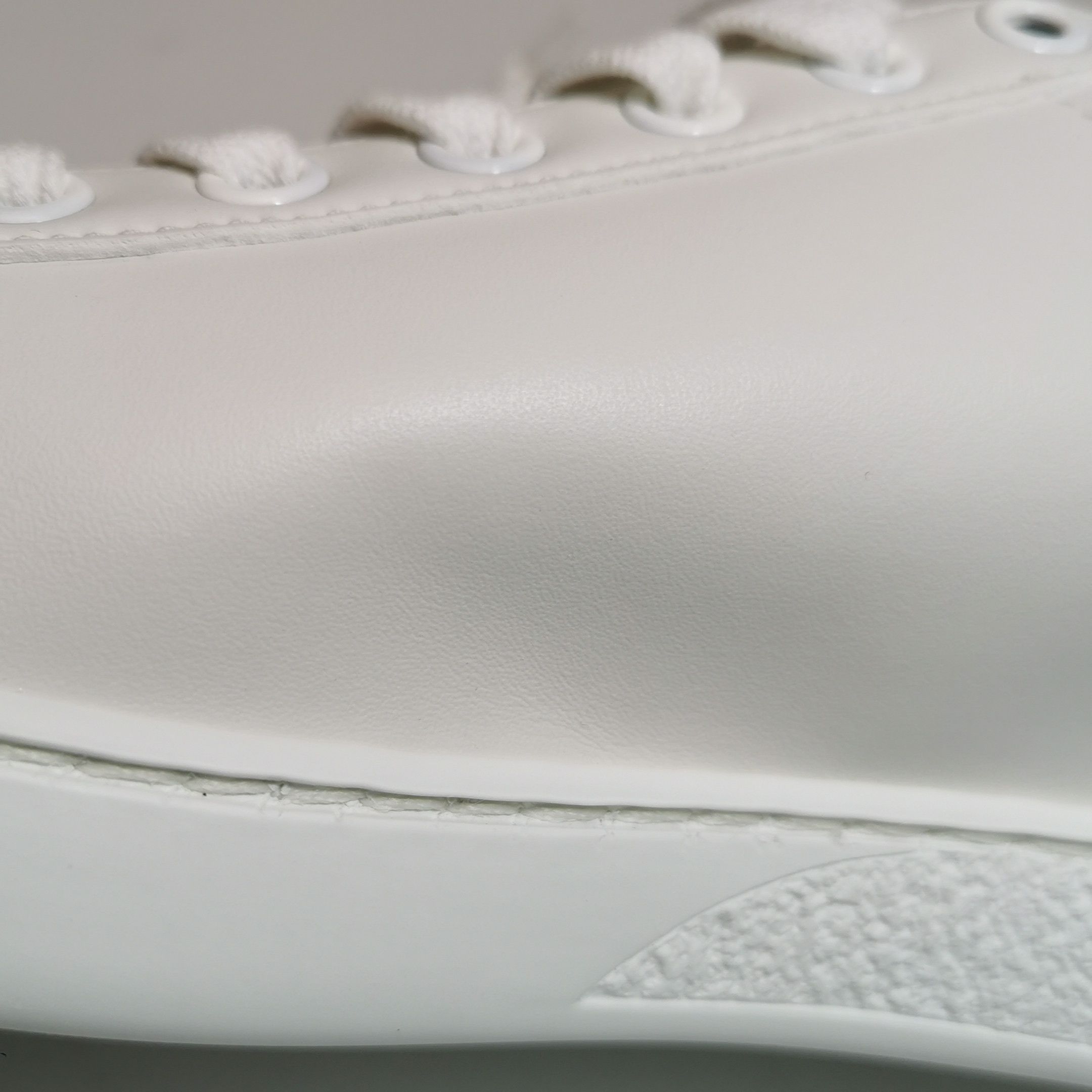 Gucci Gucci Women 6-5 Lowtop Sneakers Size US 6.5 / IT 36.5 - 9 Thumbnail