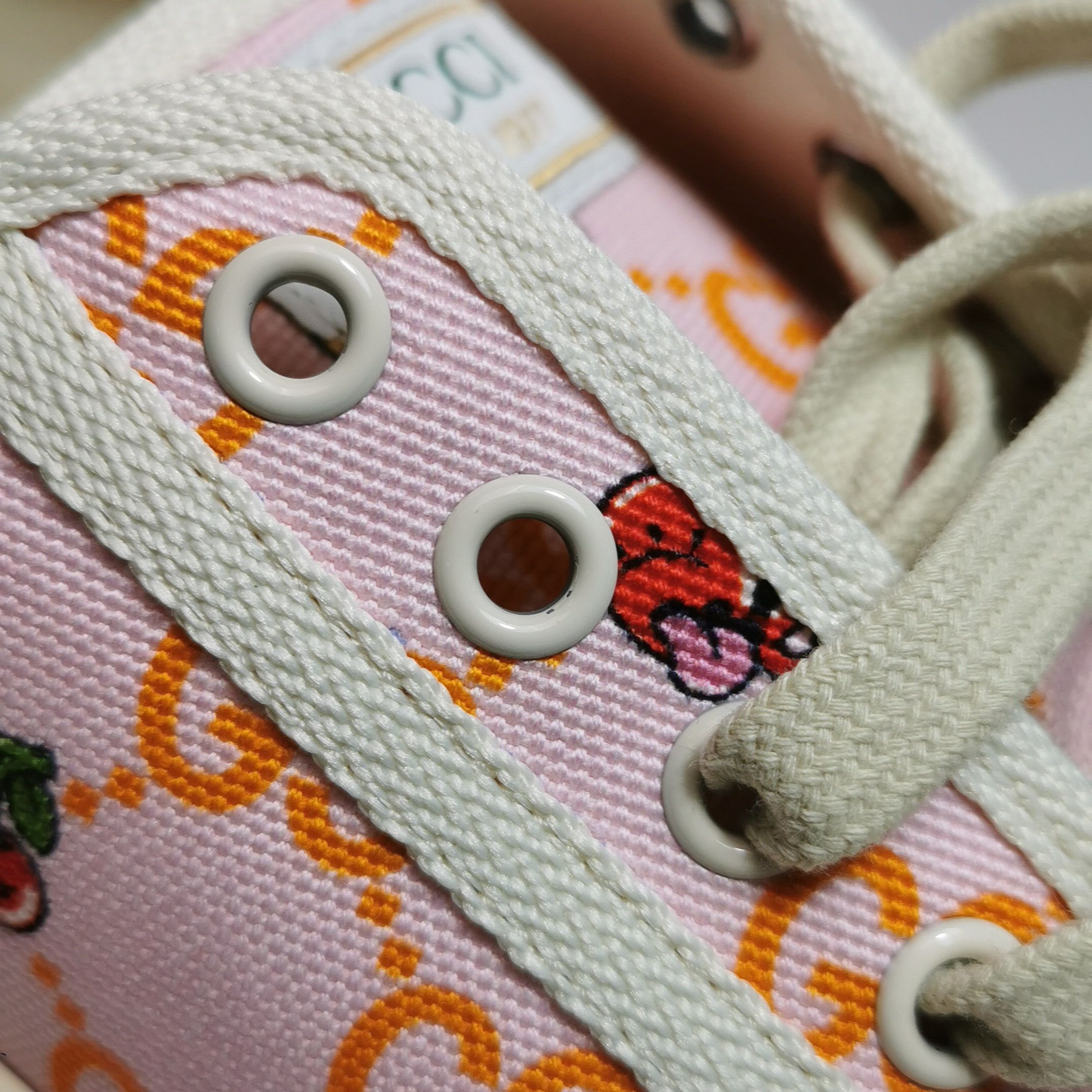 Gucci Gucci Women 8-5 Lowtop Sneakers Size US 8.5 / IT 38.5 - 9 Thumbnail