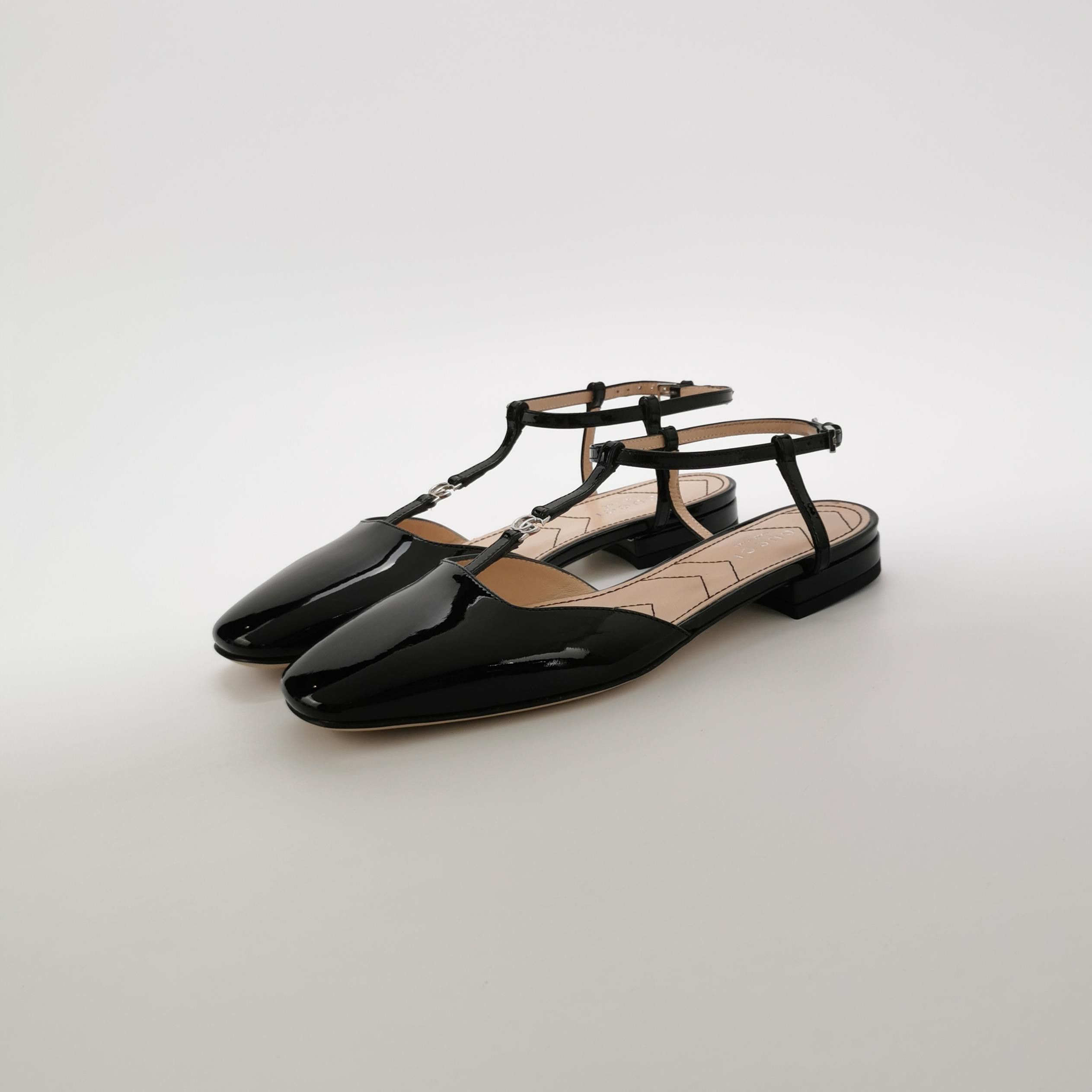 Gucci Gucci Women 5 Flats Size US 5 / IT 35 - 2 Thumbnail