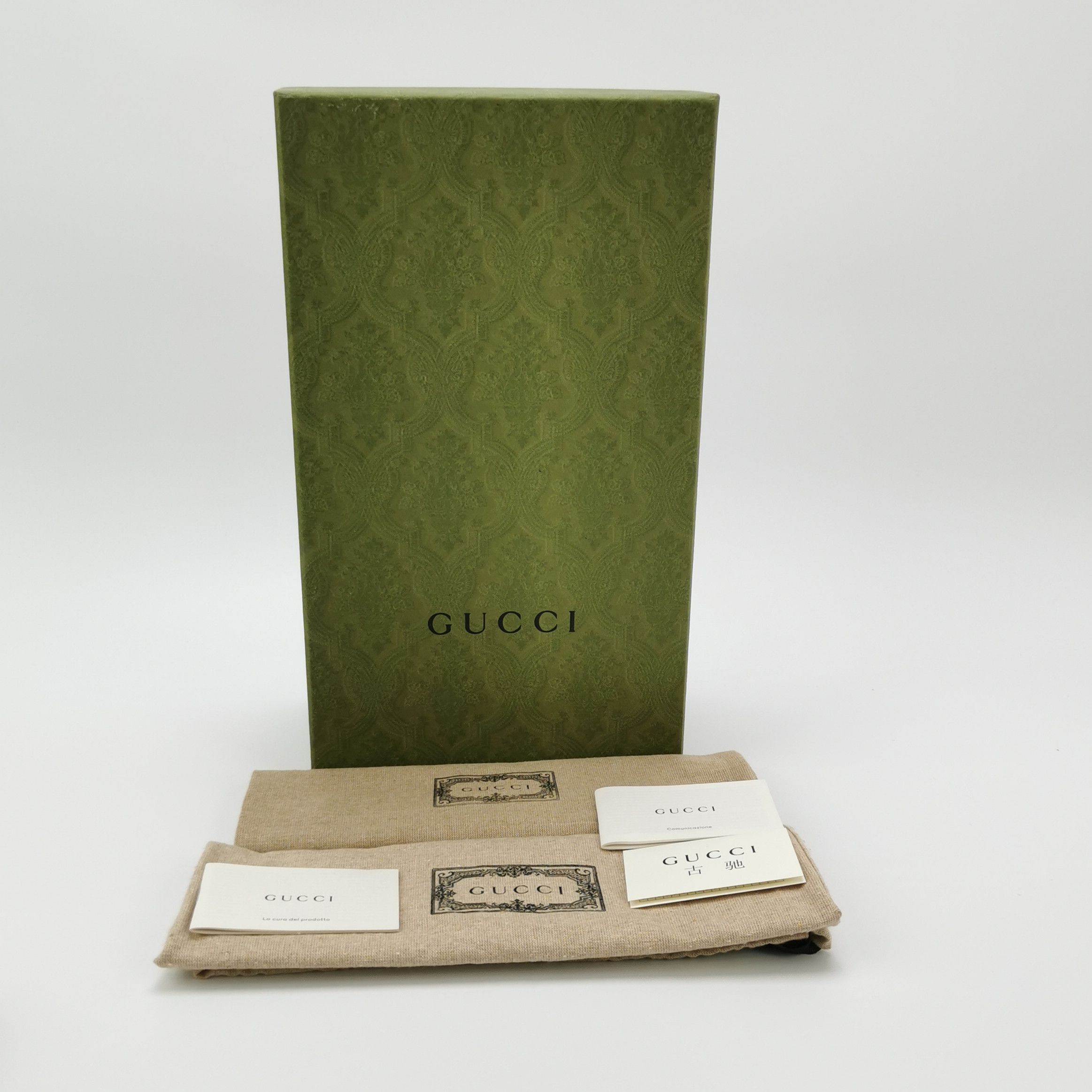 Gucci Gucci Women 7-5 Lowtop Sneakers Size US 7.5 / IT 37.5 - 6 Thumbnail