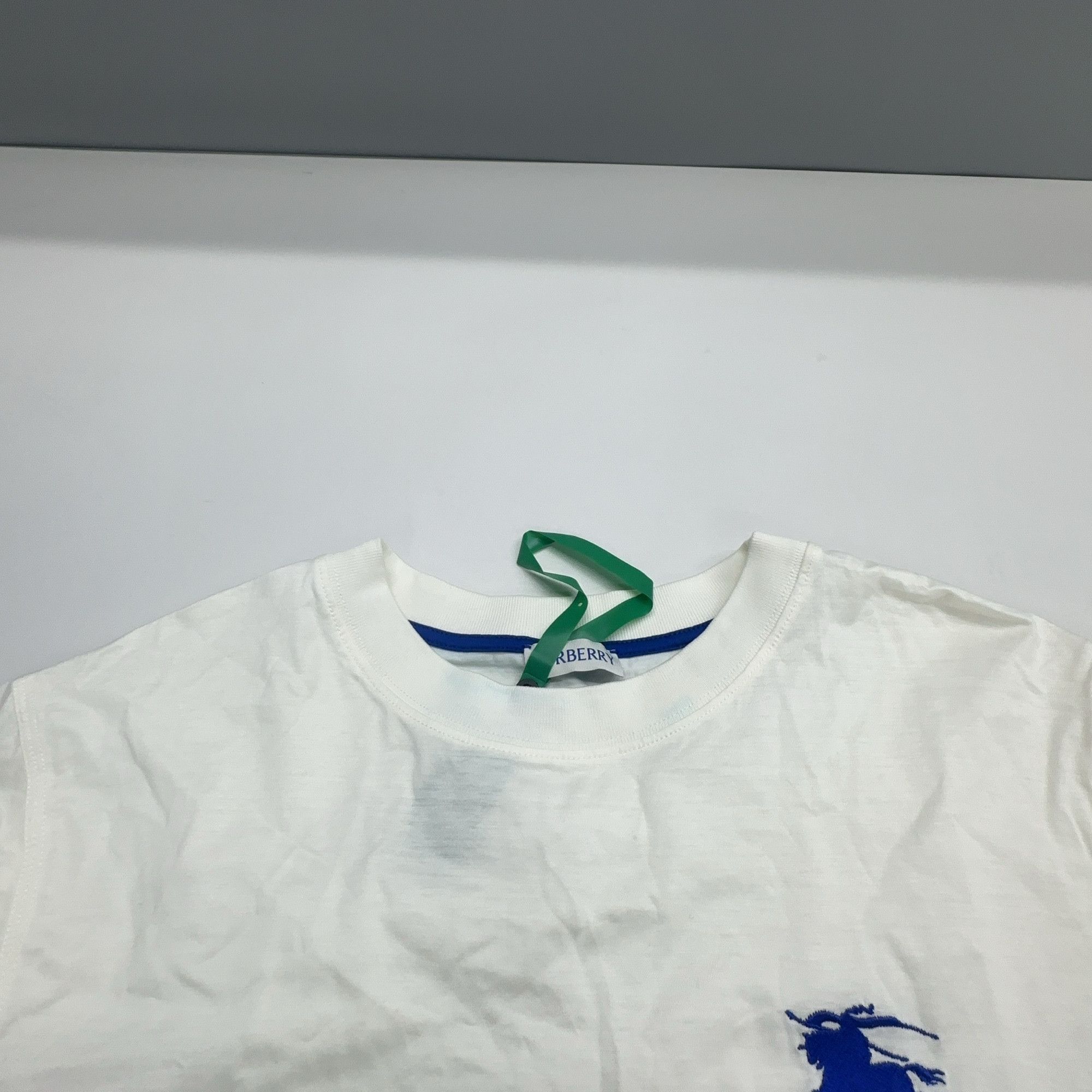 Burberry Burberry Equestrian Logo T-Shirt Size S Size US S / EU 44-46 / 1 - 5 Thumbnail