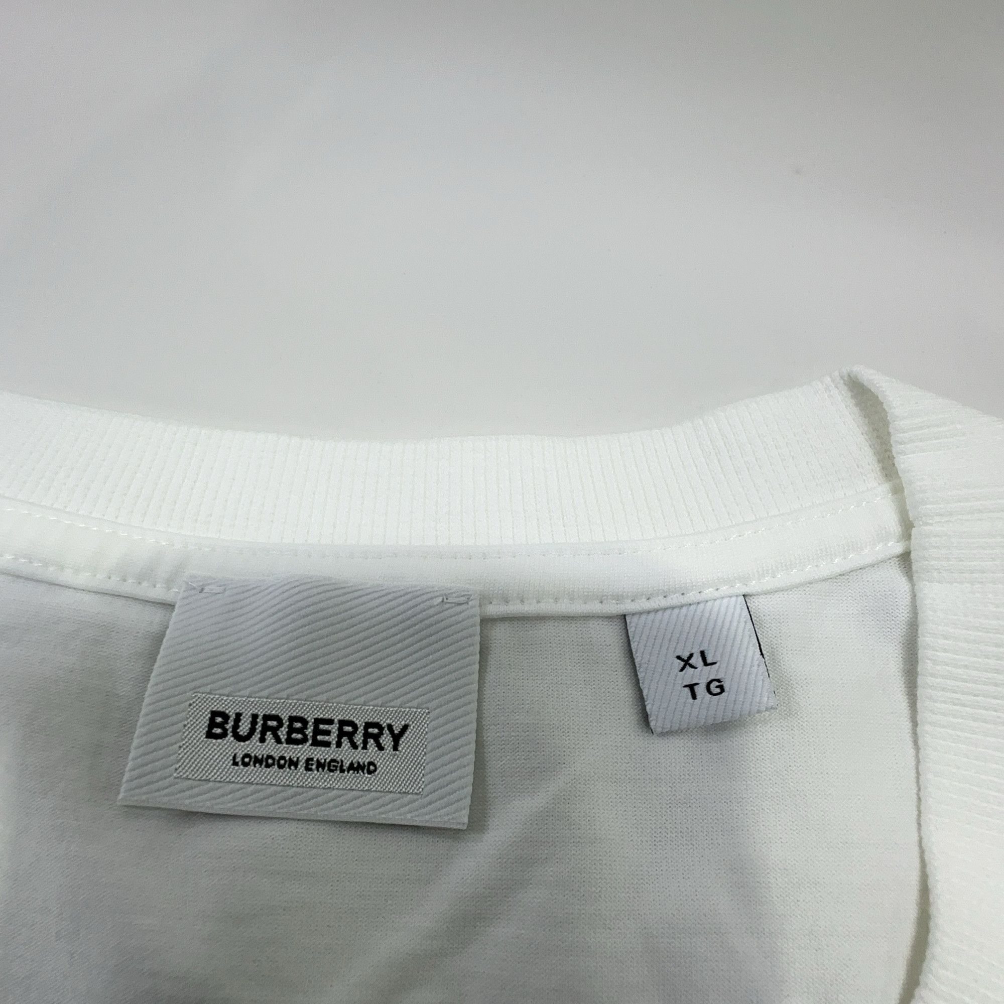 Burberry Burberry TB Logo Cotton T-Shirt Size XL Size US XL / EU 56 / 4 - 4 Thumbnail