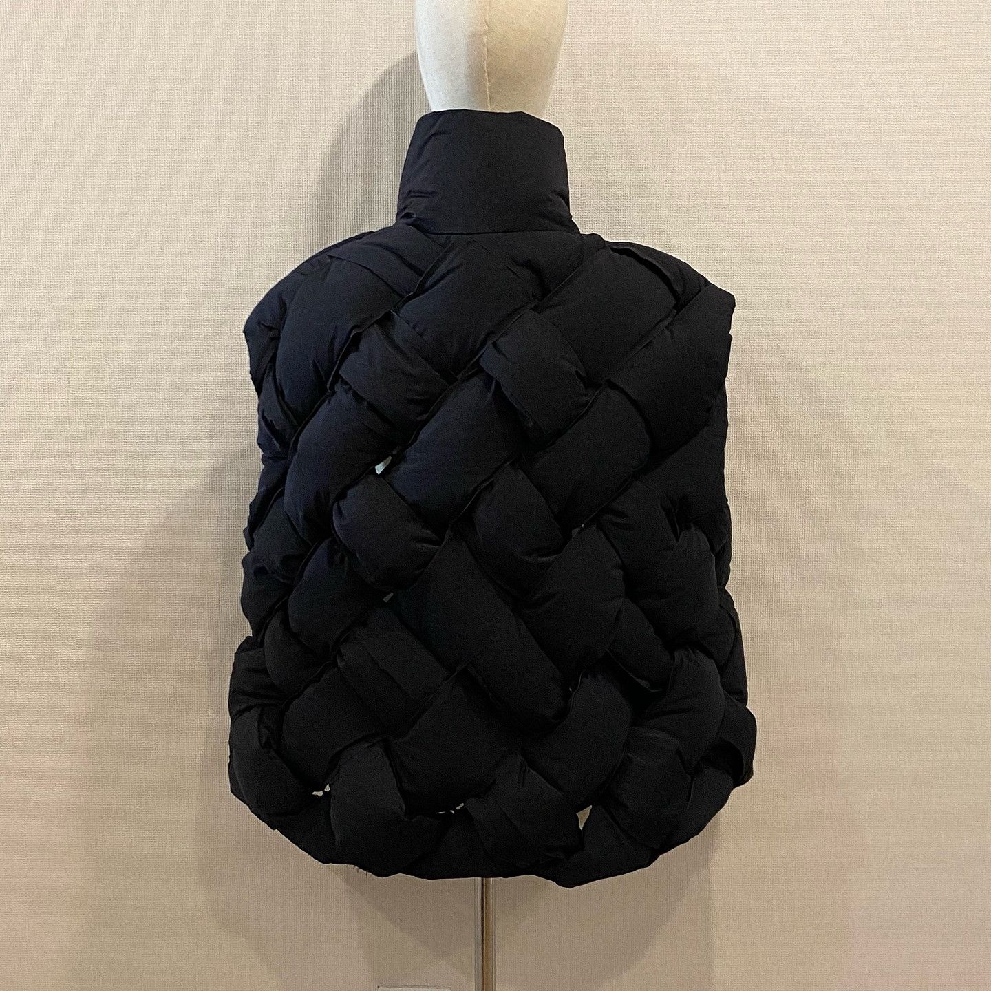 Bottega Veneta Bottega Veneta Quilted Padded Down Vest Size M Size US M / EU 48-50 / 2 - 2 Thumbnail