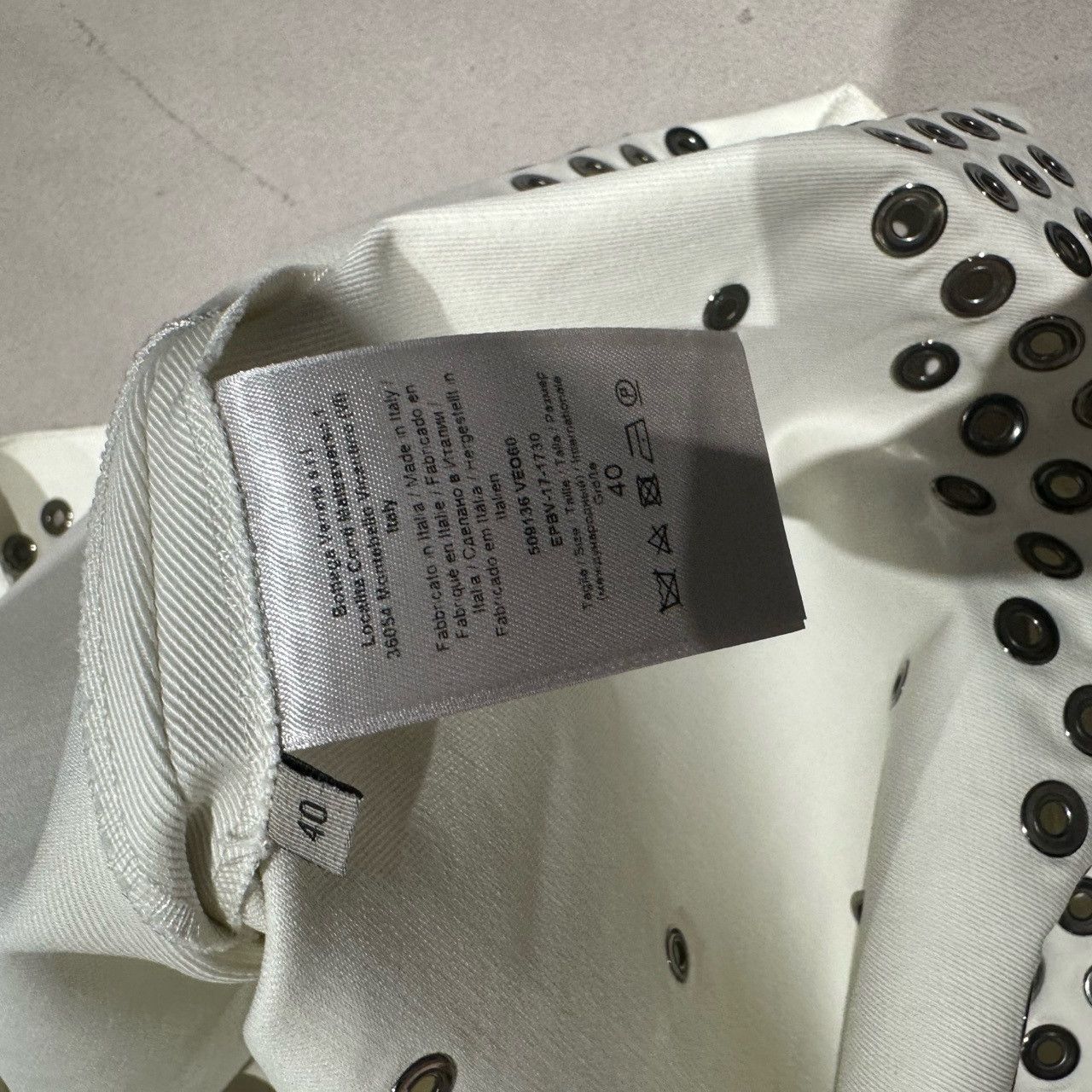 Bottega Veneta Bottega Veneta Eyelet Mini Skirt Size 40 Size 27" / US 4 / IT 40 - 4 Thumbnail