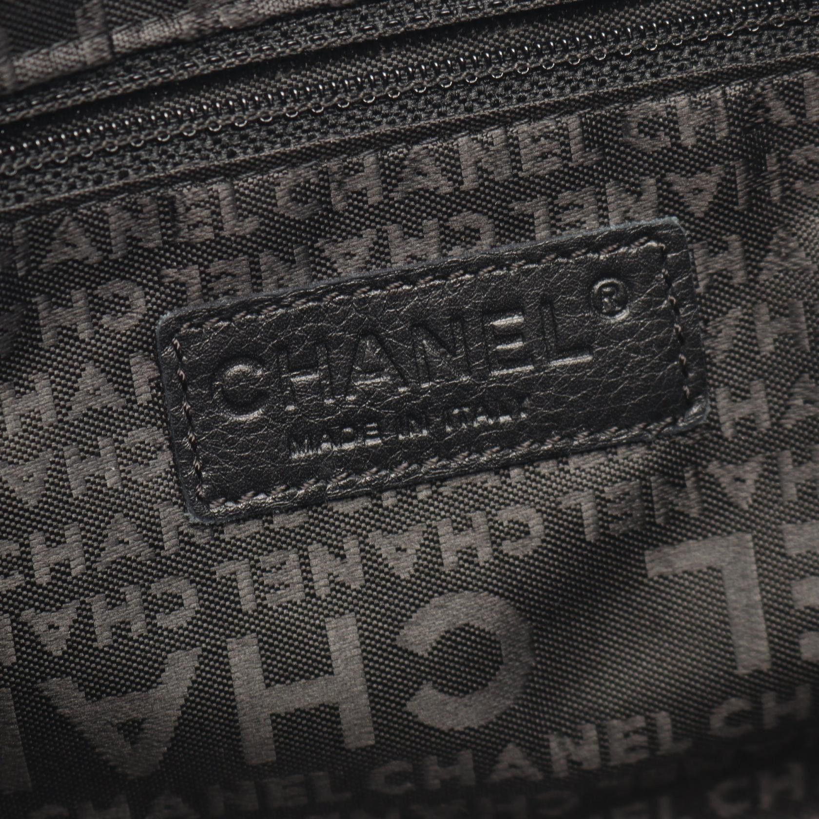Chanel Chanel Chanel Camelia Leather Handbag Leather Handbag DUTY FREE for USA Size ONE SIZE - 4 Thumbnail