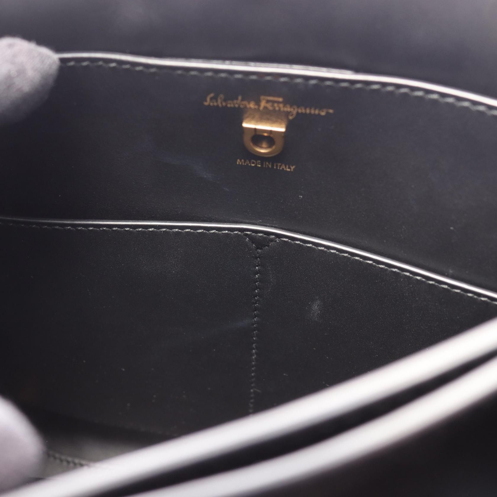 Salvatore Ferragamo Salvatore Ferragamo Salvatore Ferragamo Margot Leather 2way Handbag Leather Handbag DUTY FREE for USA Size ONE SIZE - 5 Thumbnail