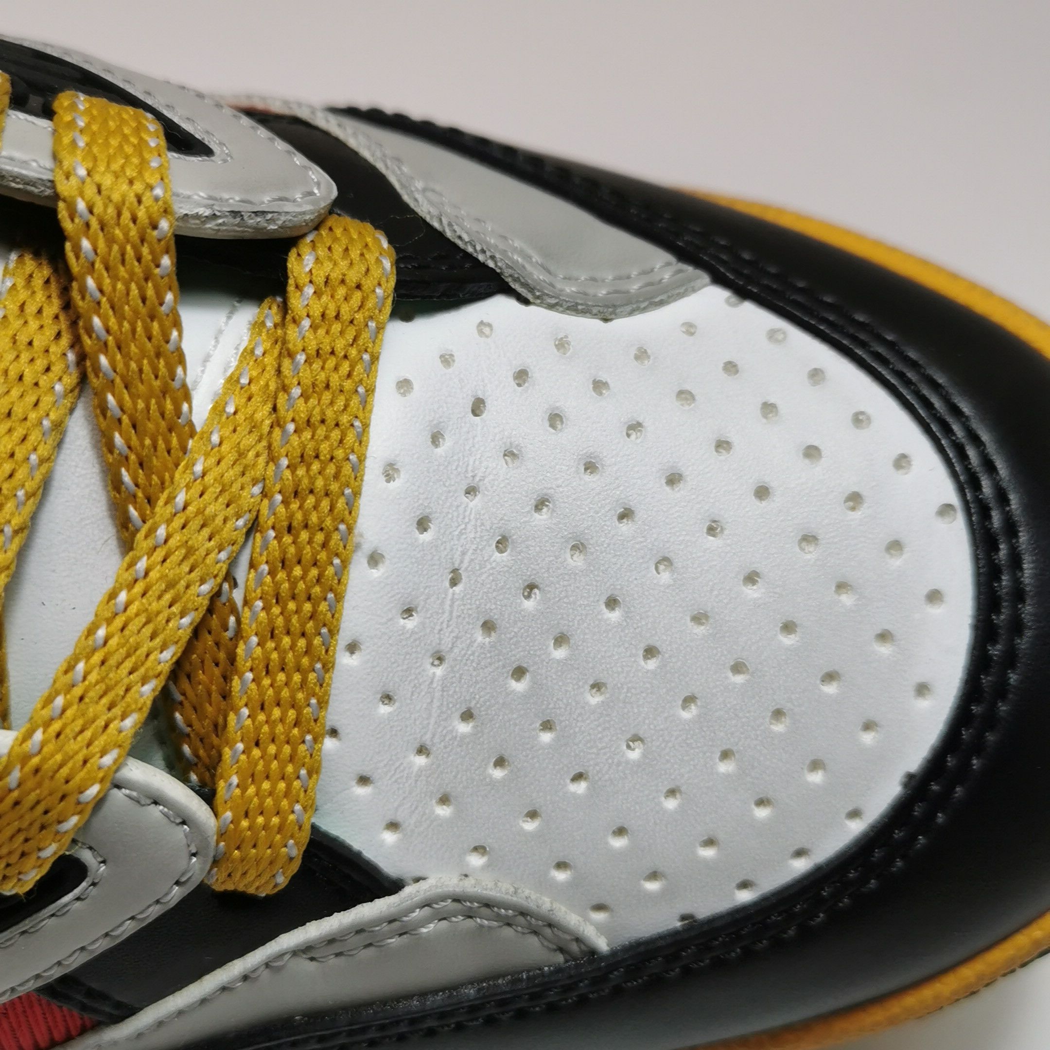 Gucci Gucci Women 7 Lowtop Sneakers Size US 7 / IT 37 - 8 Thumbnail