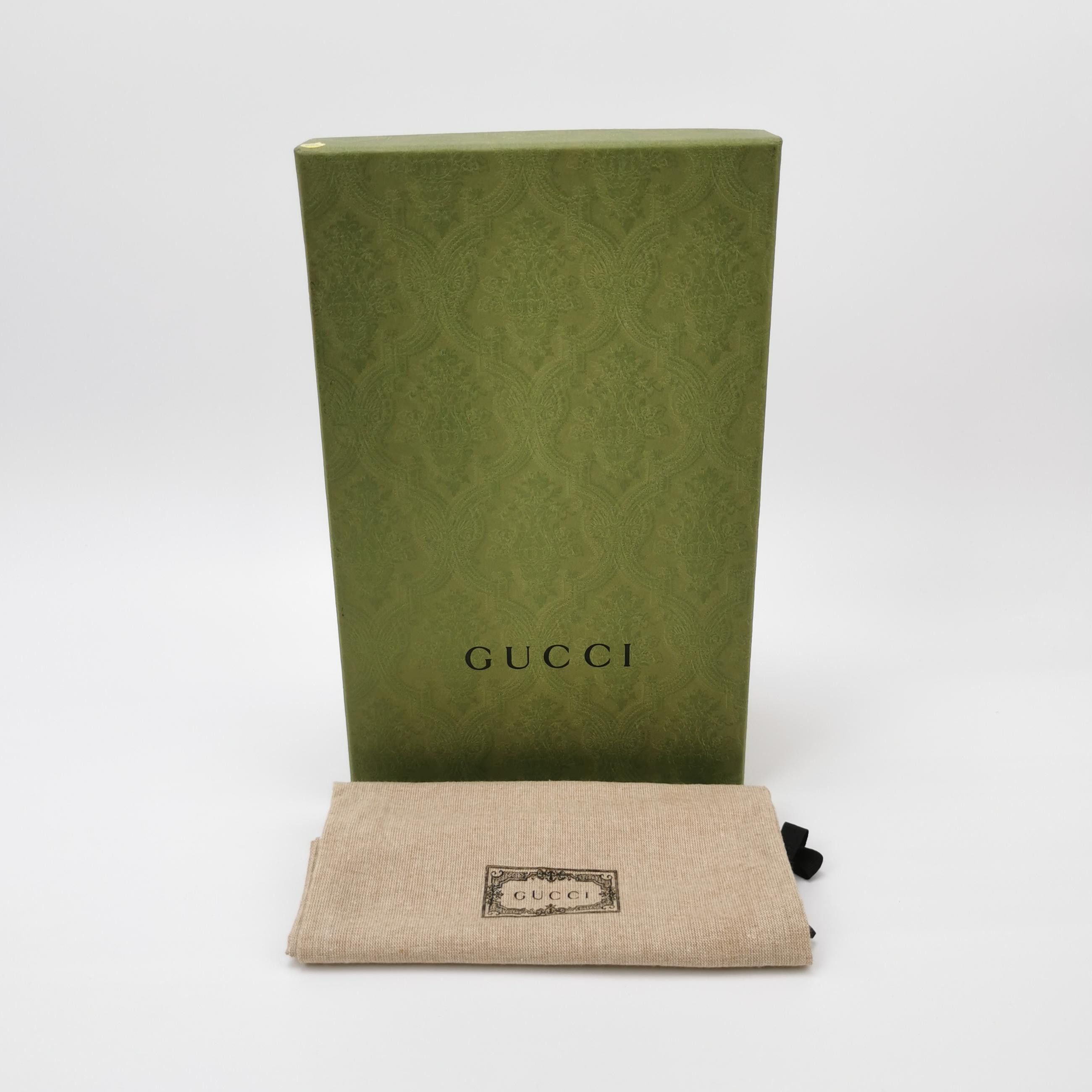 Gucci Gucci Women 7-5 Lowtop Sneakers Size US 7.5 / IT 37.5 - 6 Thumbnail