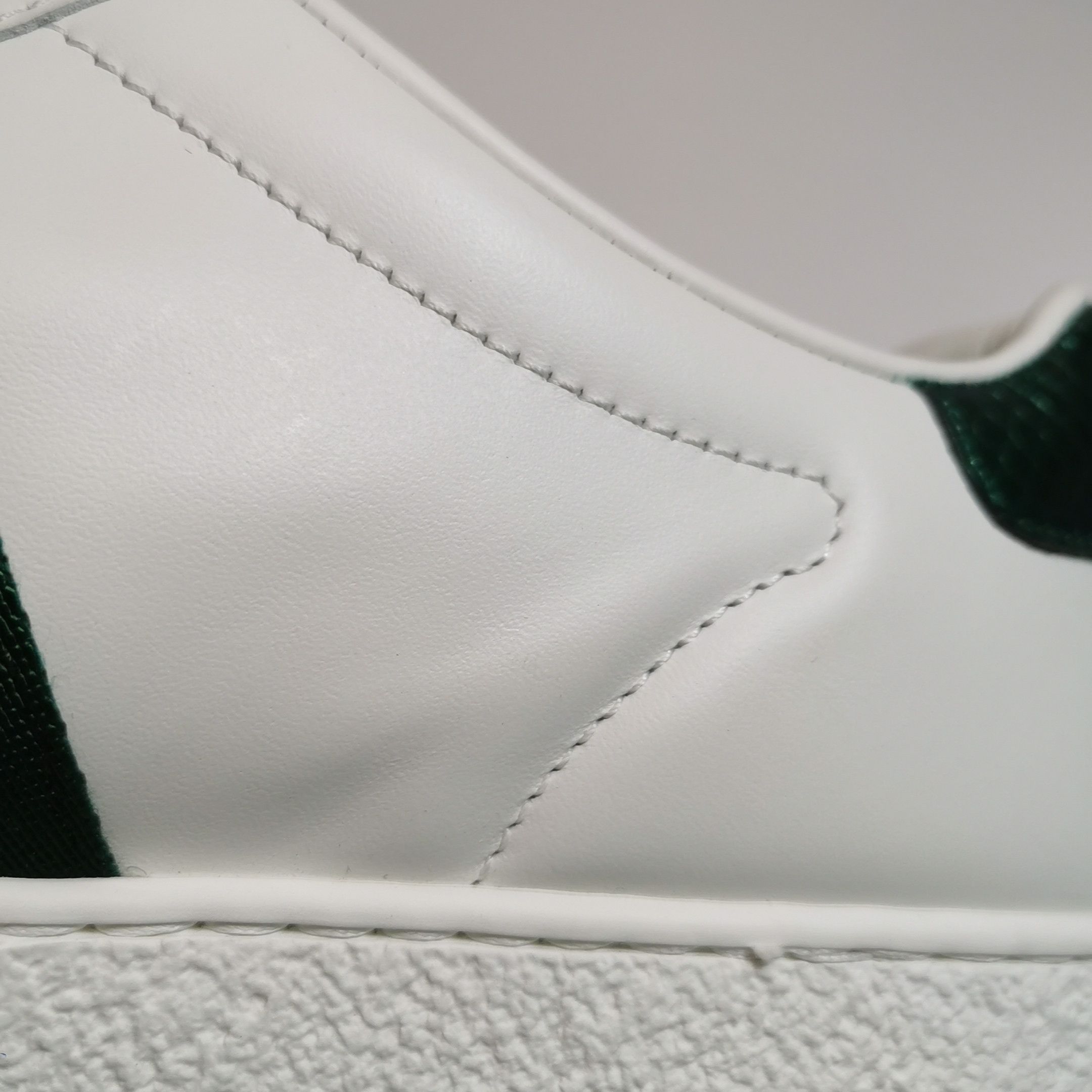 Gucci Gucci Women 7-5 Lowtop Sneakers Size US 7.5 / IT 37.5 - 10 Thumbnail