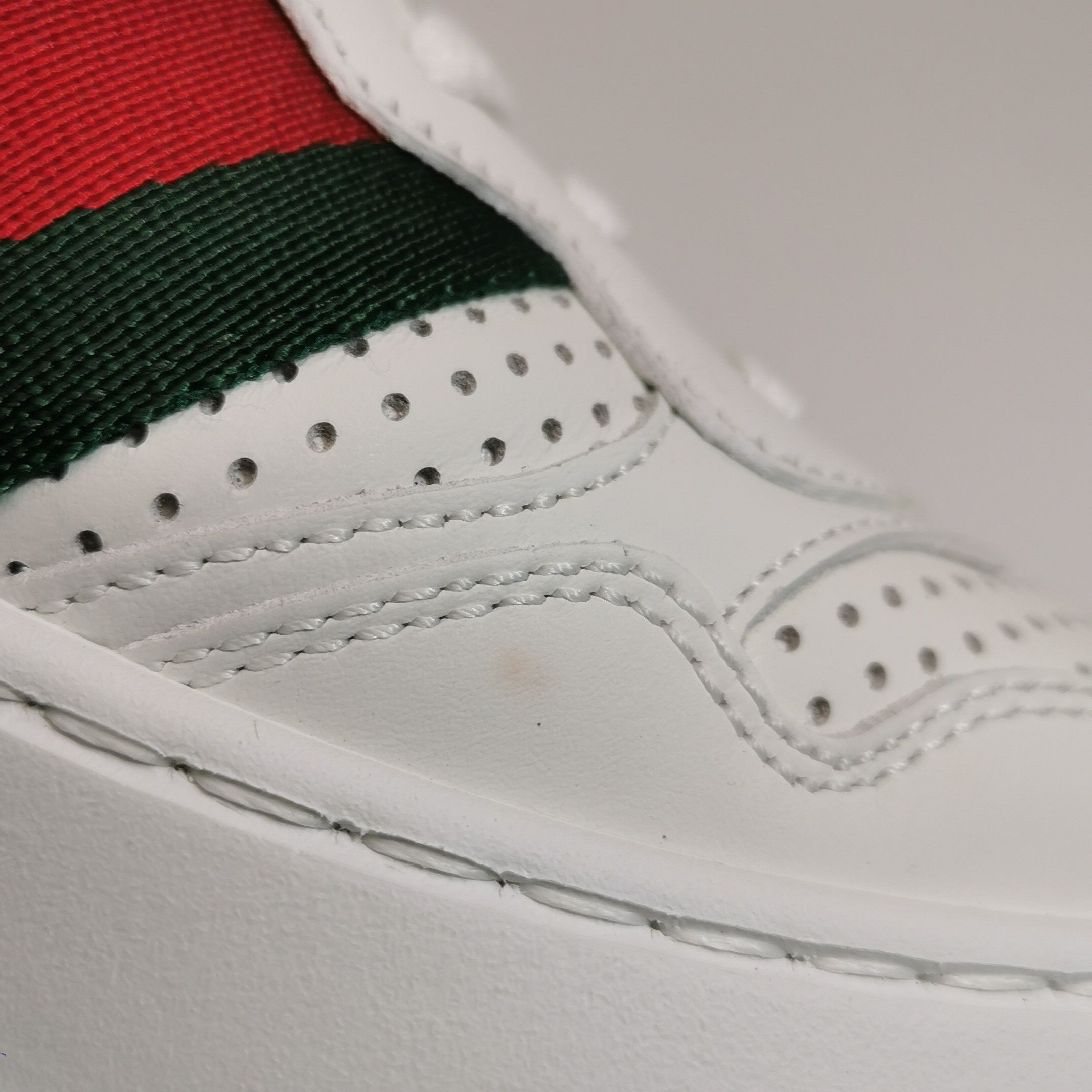 Gucci Gucci Women 5 Lowtop Sneakers Size US 5 / IT 35 - 7 Thumbnail
