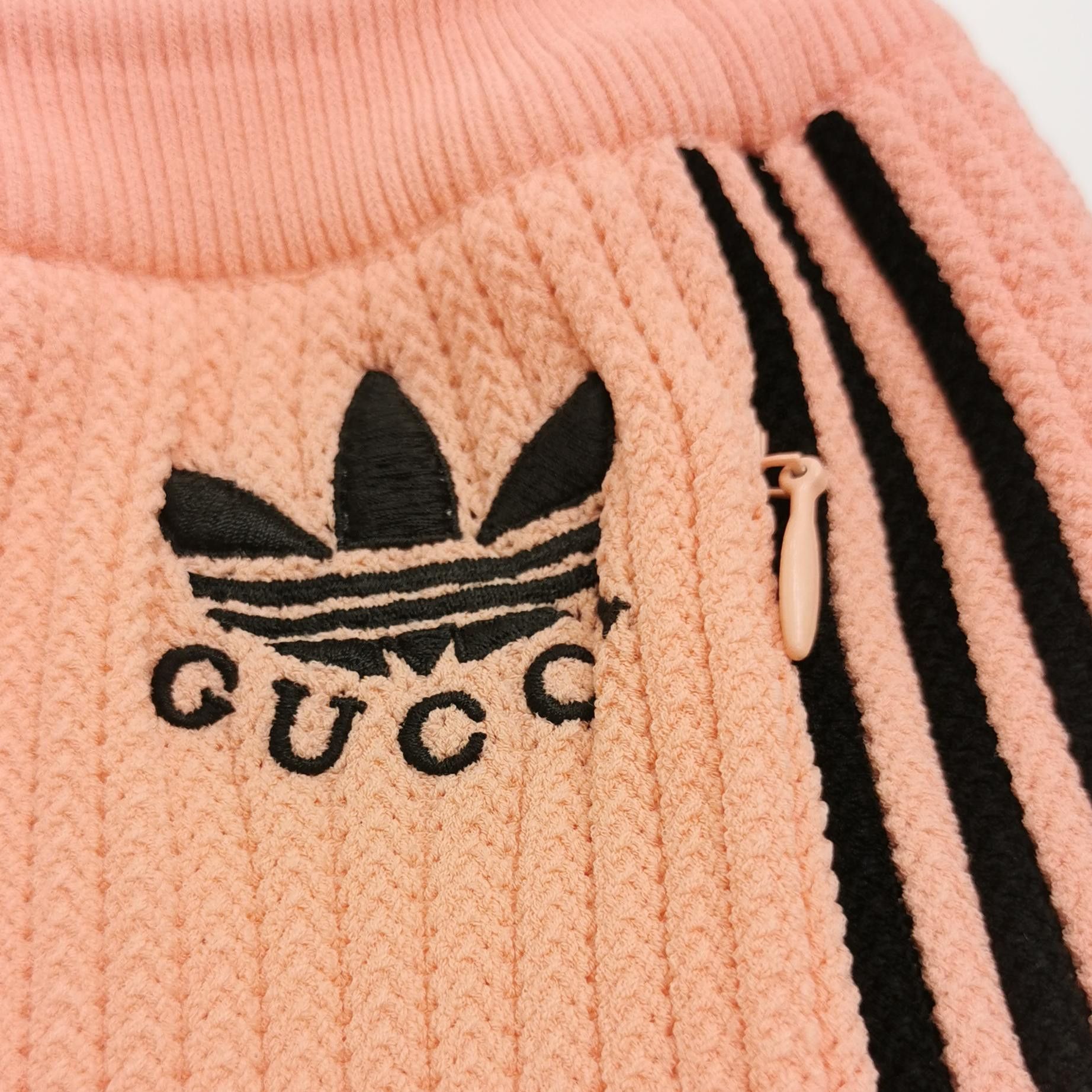 Gucci Gucci Women 26 Shorts Size 26" / US 2 / IT 38 - 3 Thumbnail