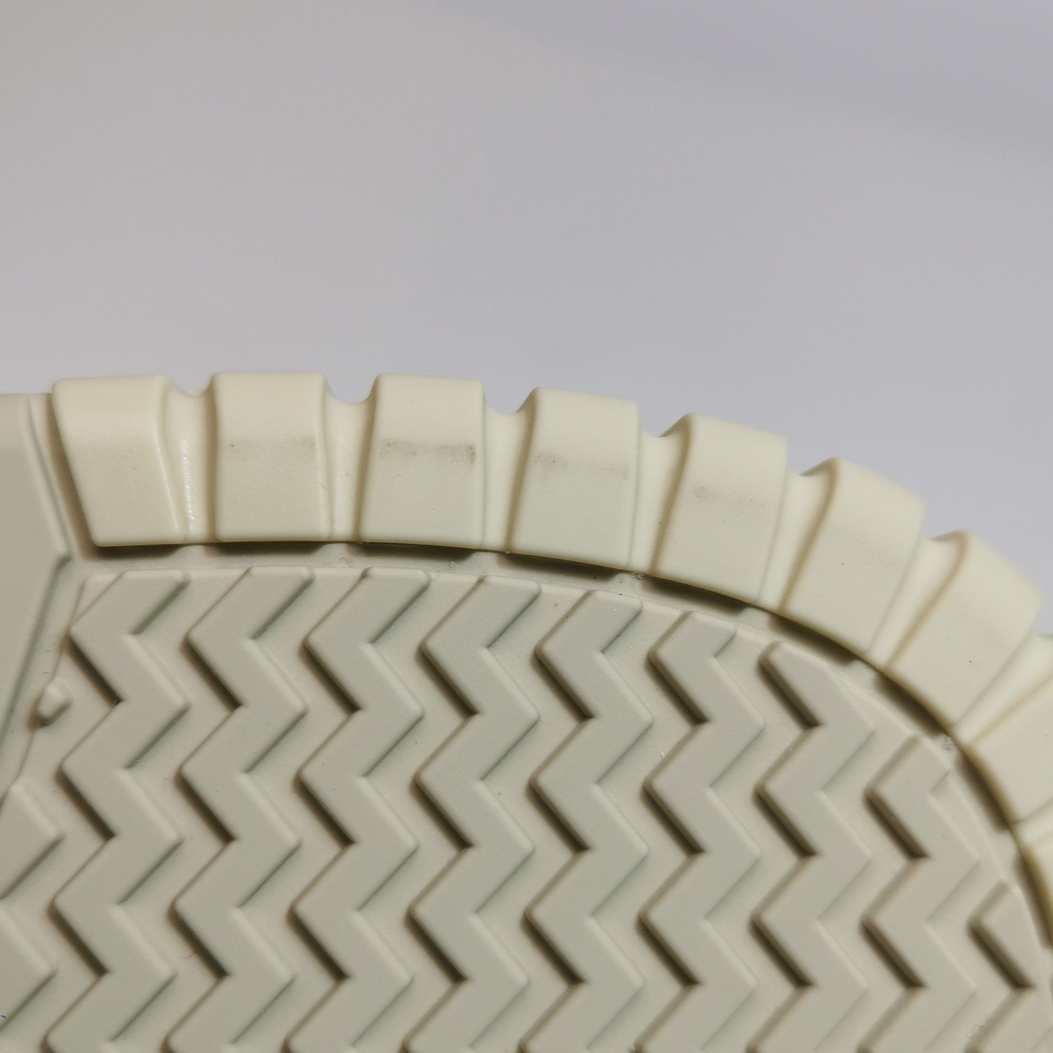 Gucci Gucci Women 6-5 Lowtop Sneakers Size US 6.5 / IT 36.5 - 8 Thumbnail