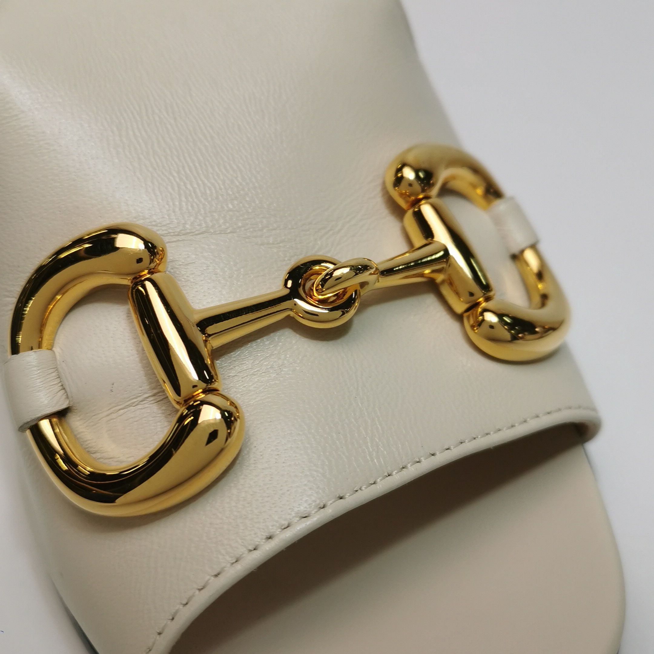 Gucci Gucci Women 7 Sandals Size US 7 / IT 37 - 11 Thumbnail
