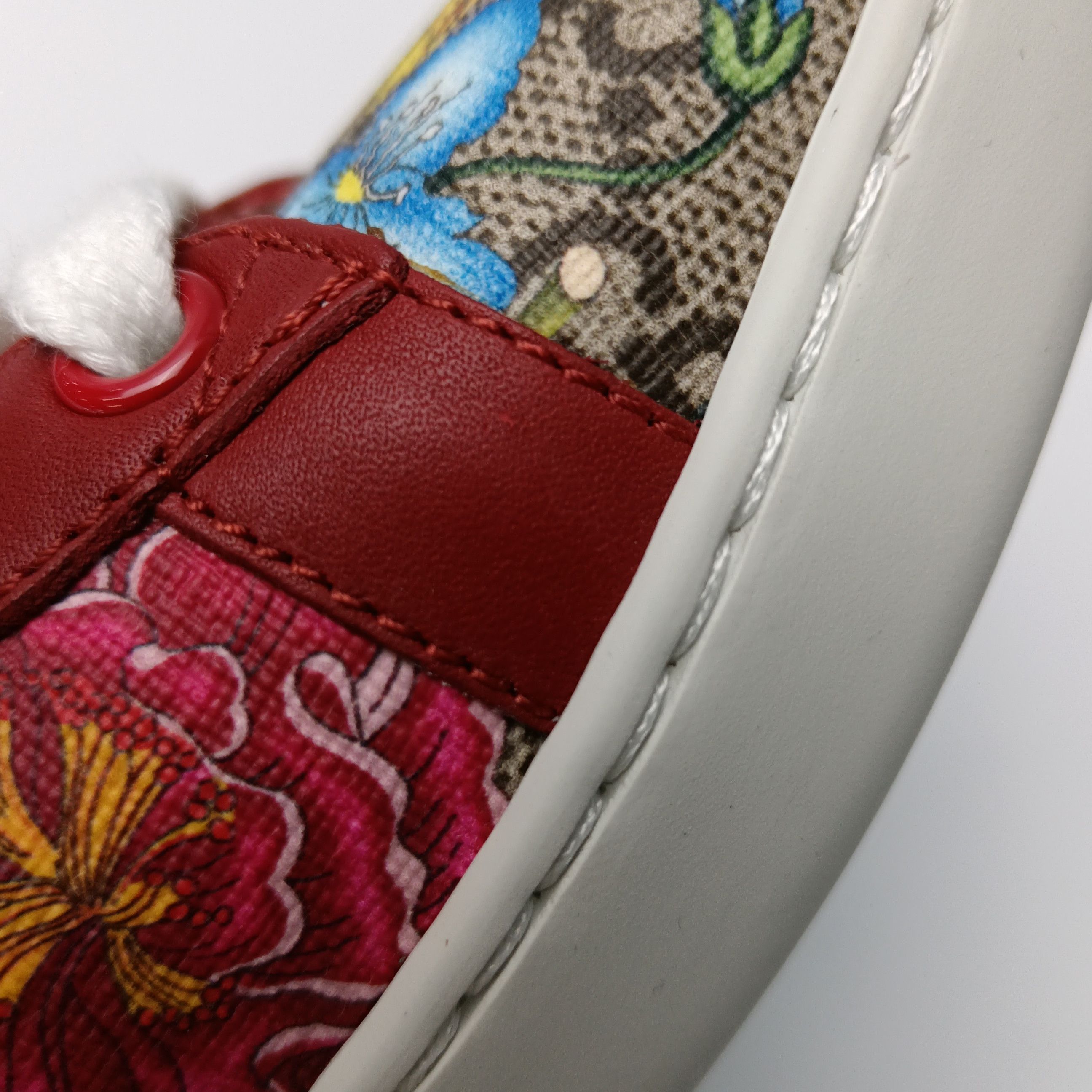 Gucci Gucci Women 5 Lowtop Sneakers Size US 5 / IT 35 - 7 Thumbnail
