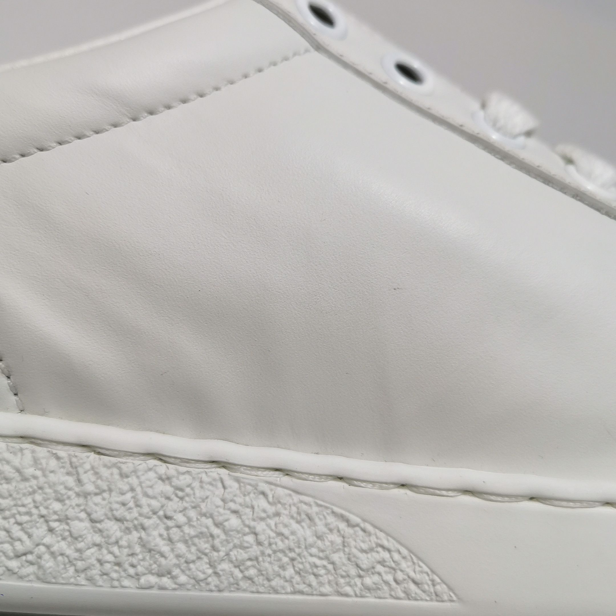 Gucci Gucci Women 5 Lowtop Sneakers Size US 5 / IT 35 - 12 Thumbnail
