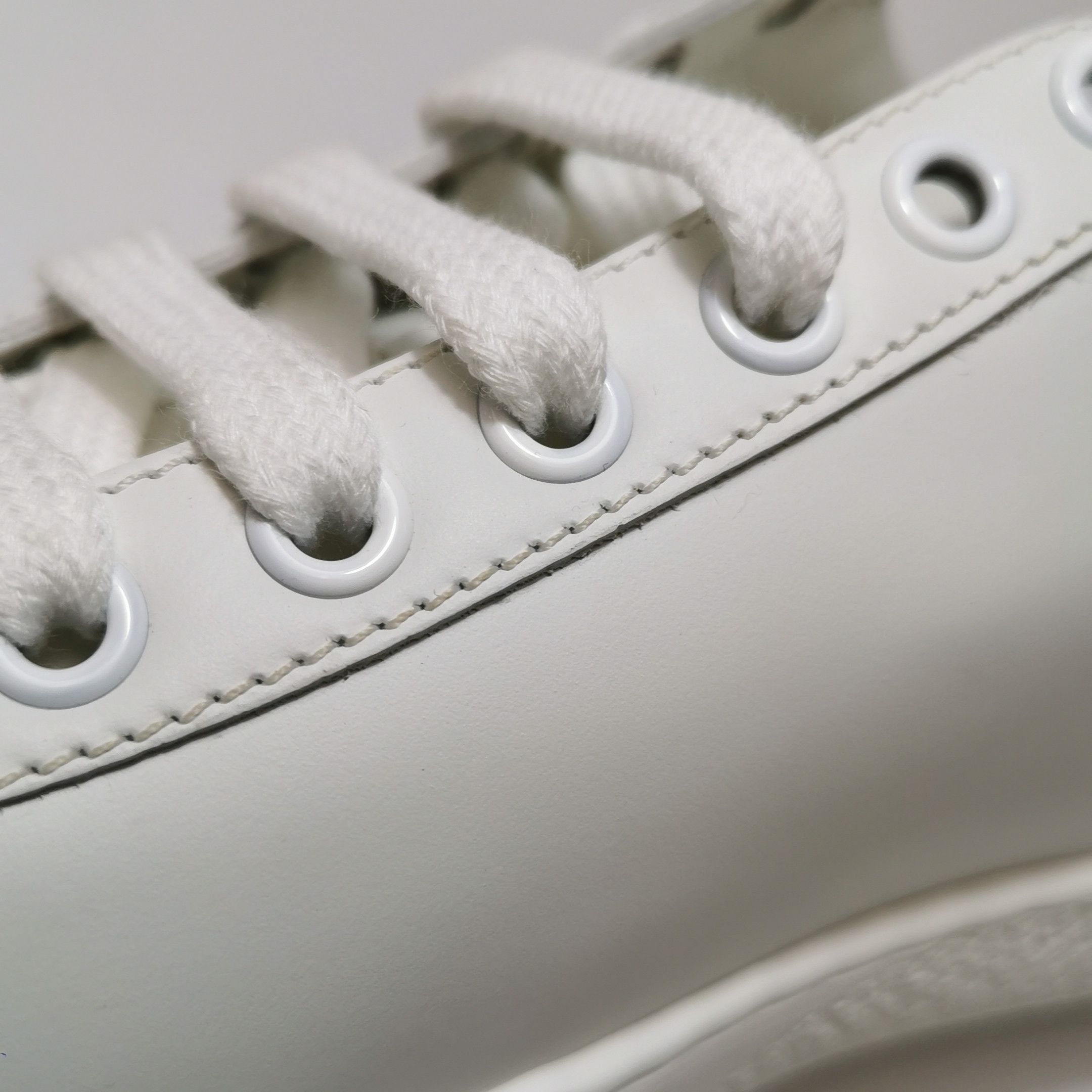 Gucci Gucci Women 5 Lowtop Sneakers Size US 5 / IT 35 - 7 Thumbnail