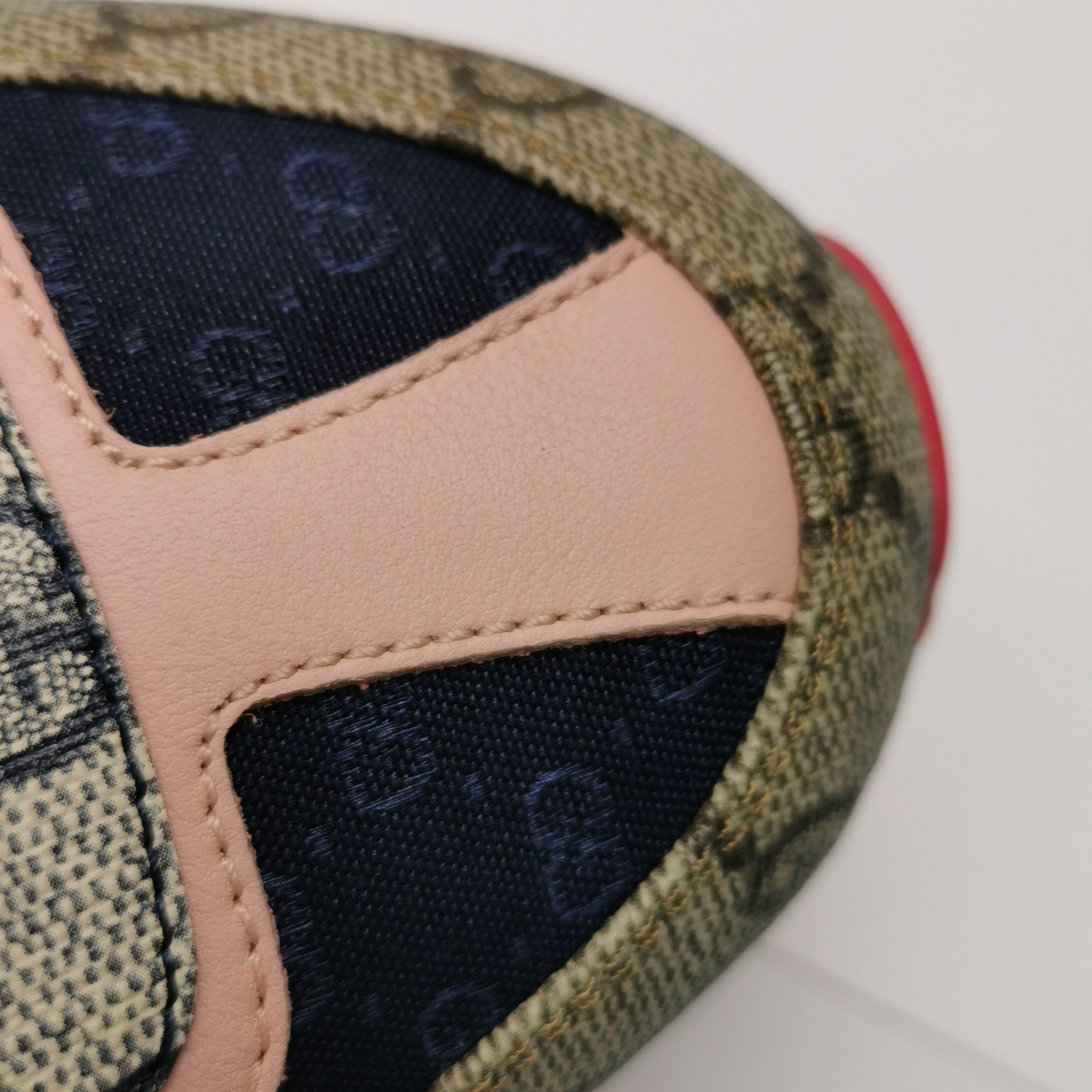 Gucci Gucci Women 9-5 Lowtop Sneakers Size US 9.5 / IT 39.5 - 8 Thumbnail