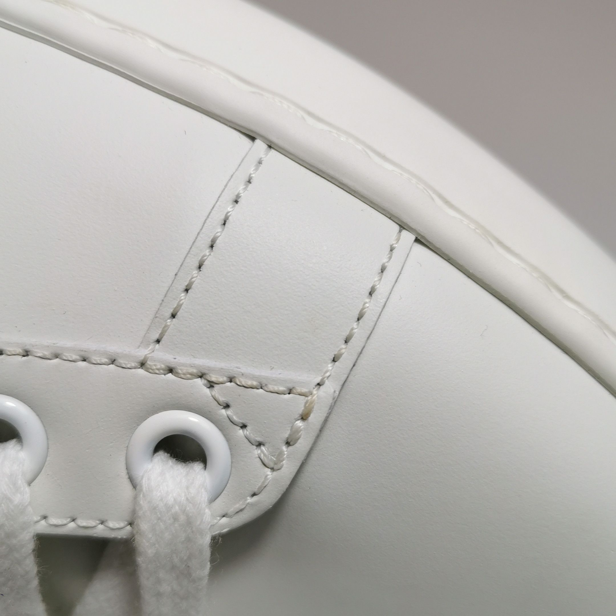 Gucci Gucci Women 7-5 Lowtop Sneakers Size US 7.5 / IT 37.5 - 7 Thumbnail