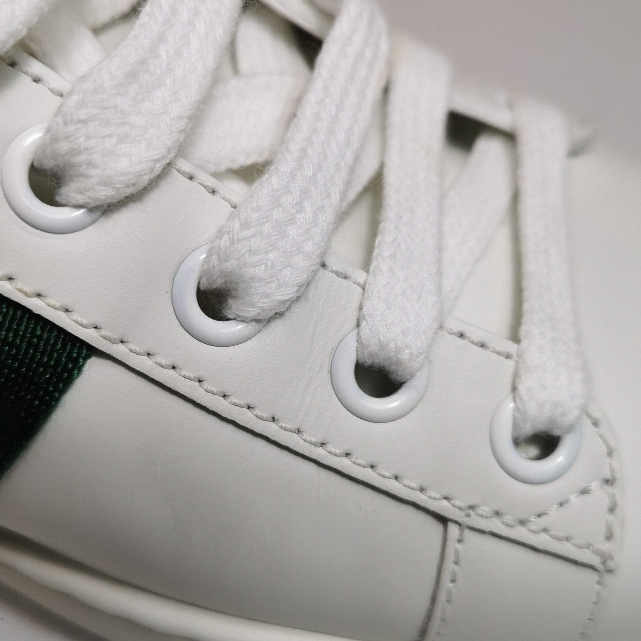 Gucci Gucci Women 7-5 Lowtop Sneakers Size US 7.5 / IT 37.5 - 11 Thumbnail