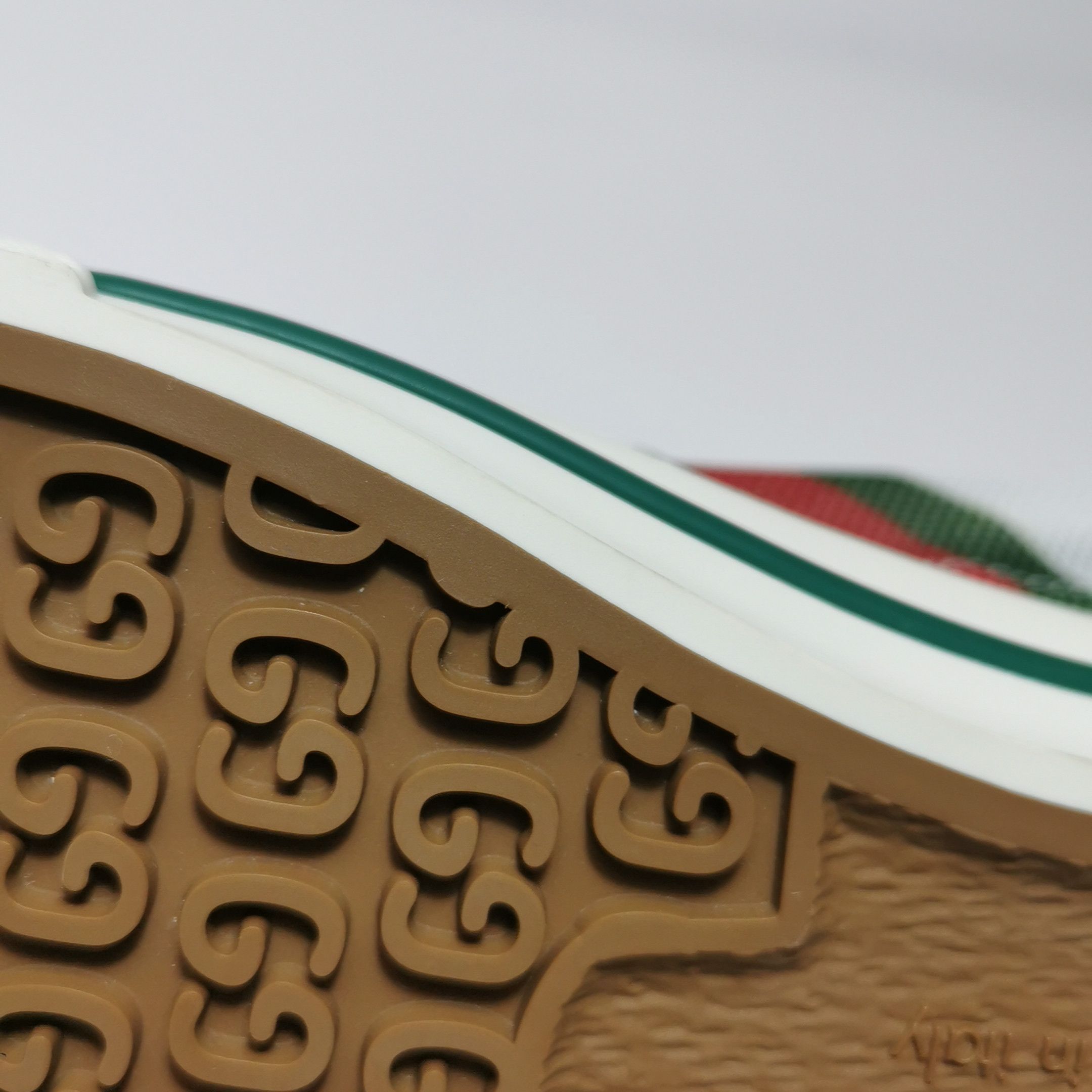 Gucci Gucci Women 5 Lowtop Sneakers Size US 5 / IT 35 - 8 Thumbnail