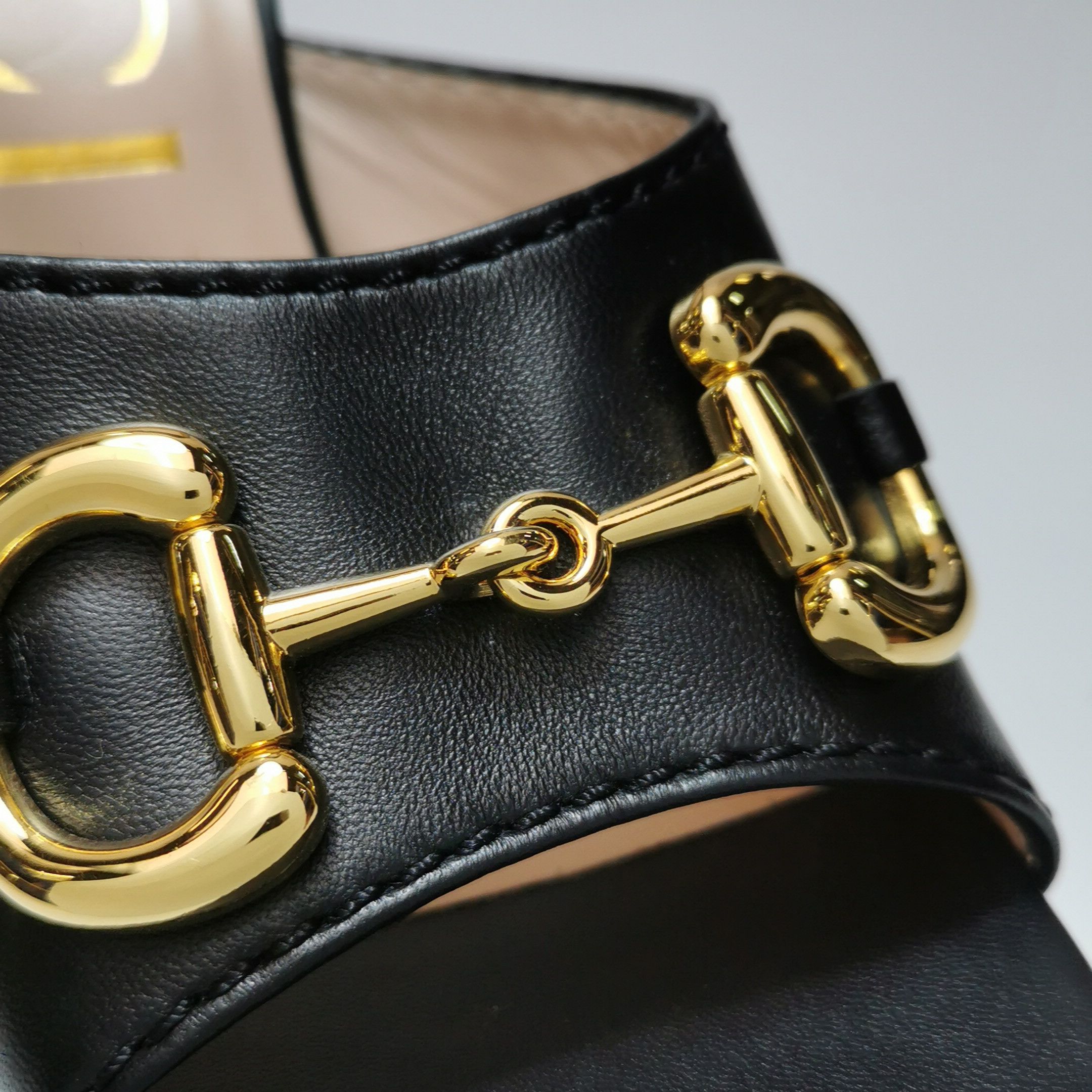 Gucci Gucci Women 8 Sandals Size US 8 / IT 38 - 14 Thumbnail