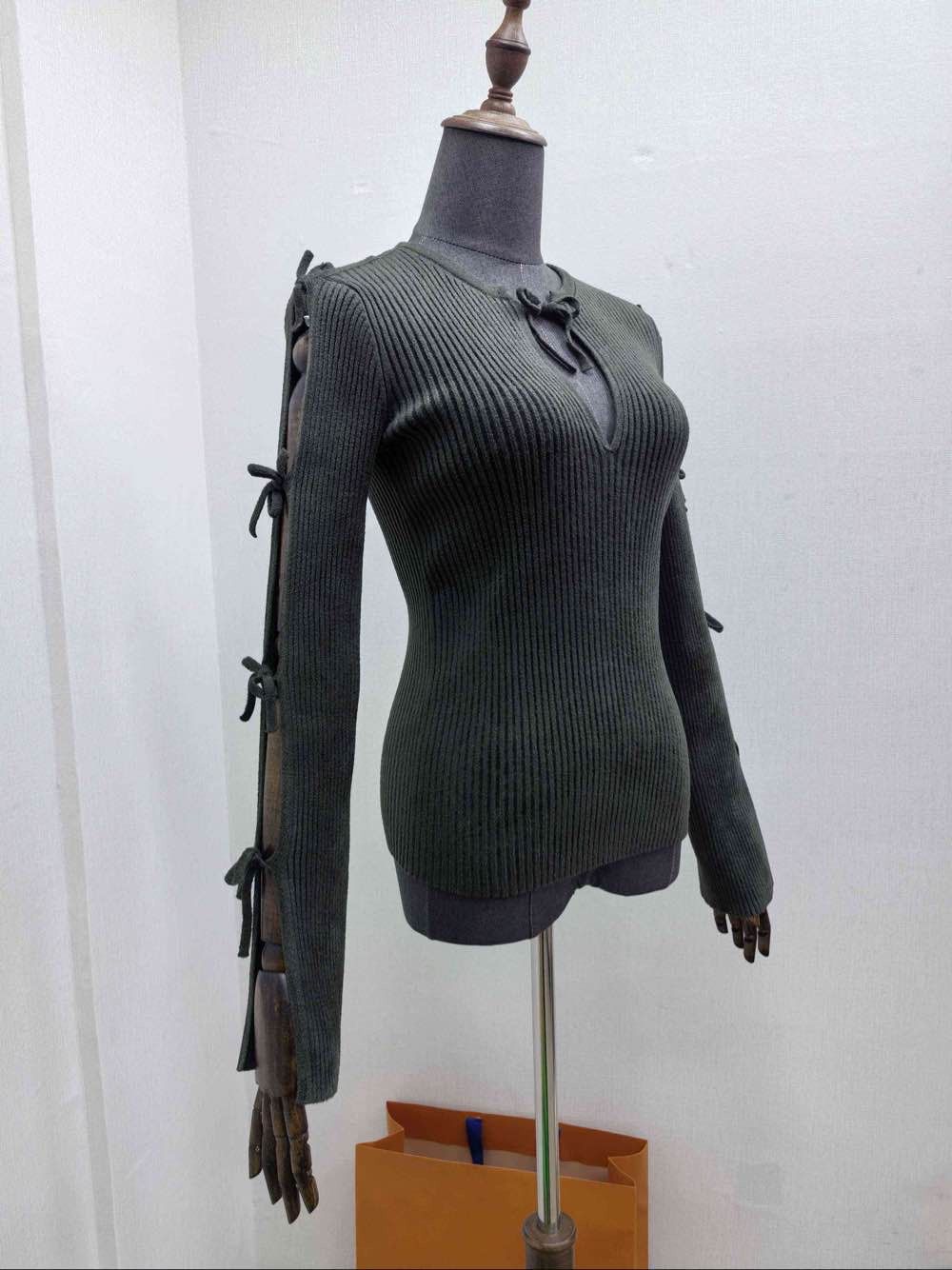 Bottega Veneta Bottega Veneta Lace-Up Ribbed Knit Sweater Size M Size M / US 6-8 / IT 42-44 - 4 Thumbnail