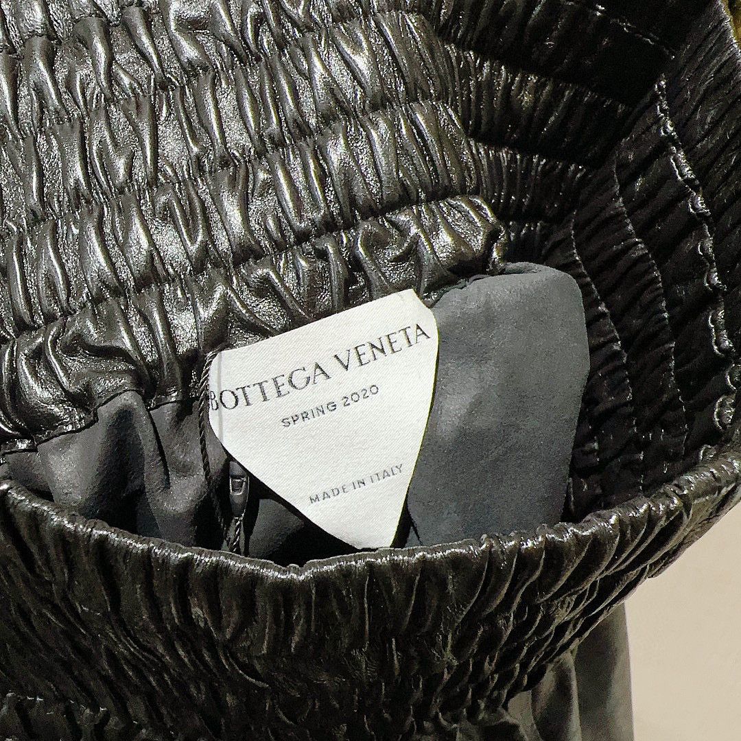 Bottega Veneta Bottega Veneta Leather Shorts Size 42 Size 28" / US 6 / IT 42 - 3 Thumbnail