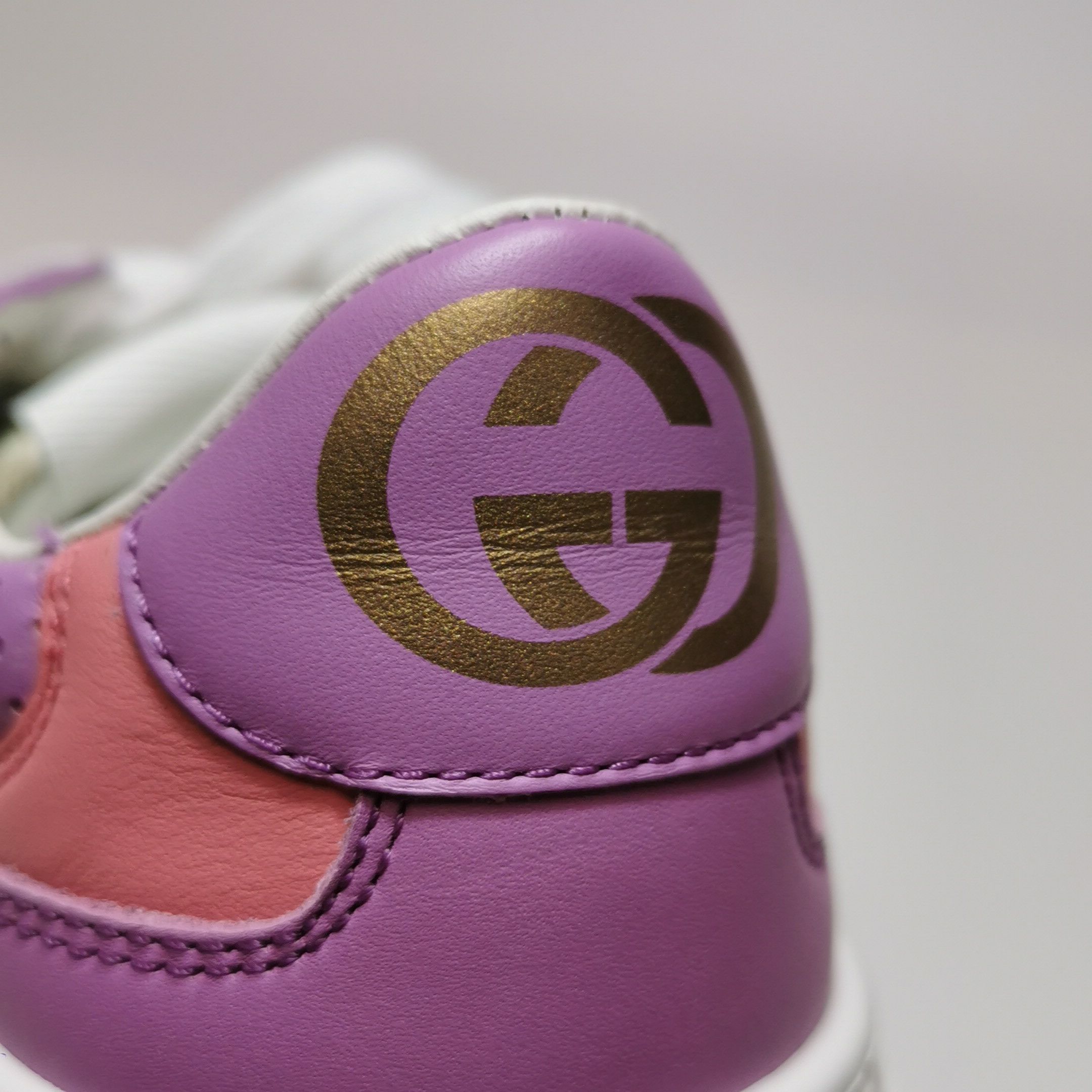 Gucci Gucci Women 5 Lowtop Sneakers Size US 5 / IT 35 - 9 Thumbnail