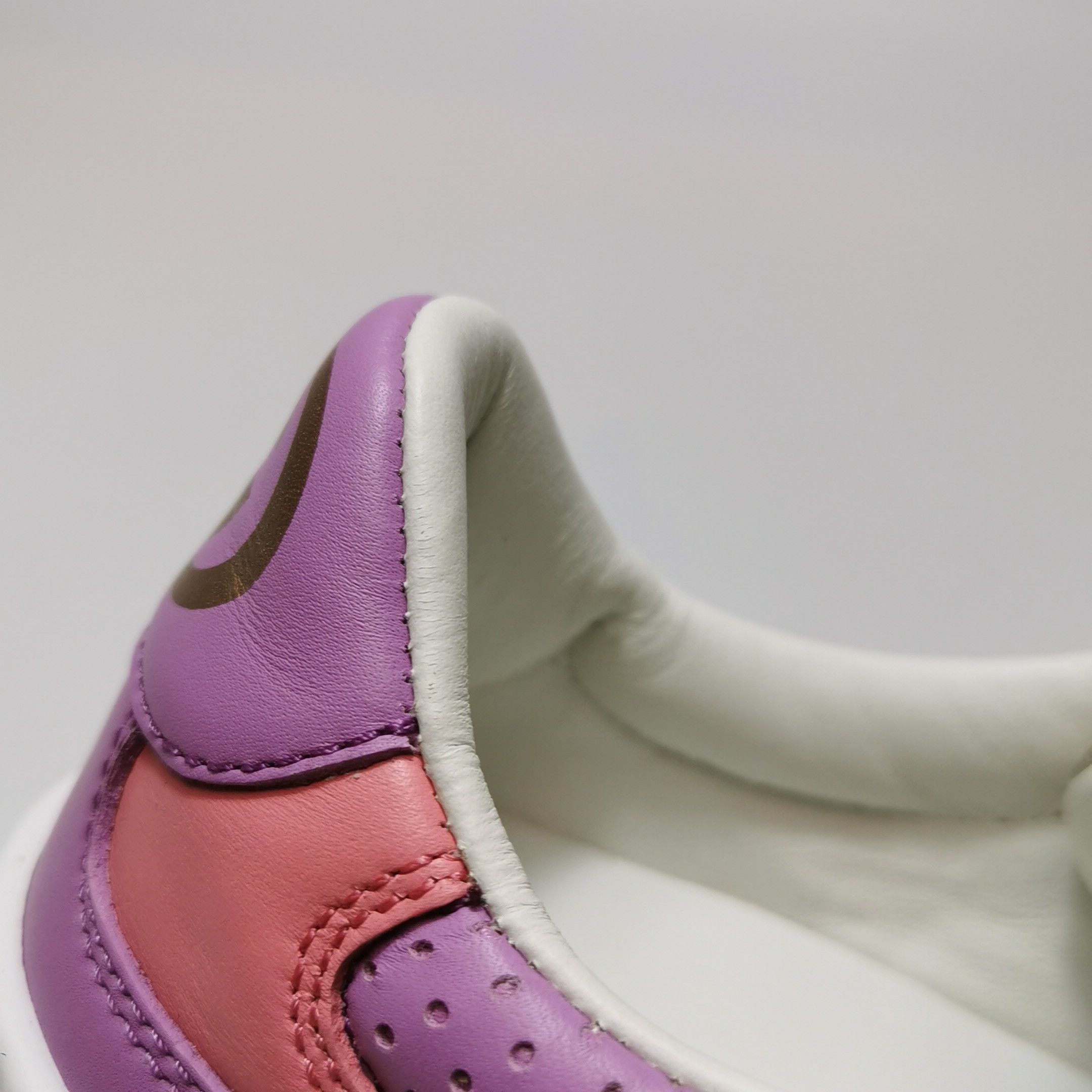 Gucci Gucci Women 5 Lowtop Sneakers Size US 5 / IT 35 - 8 Thumbnail