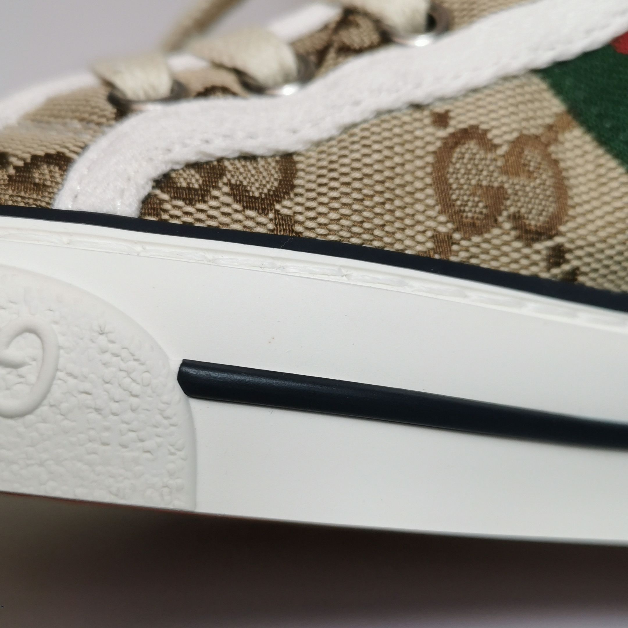 Gucci Gucci Women 5 Lowtop Sneakers Size US 5 / IT 35 - 7 Thumbnail
