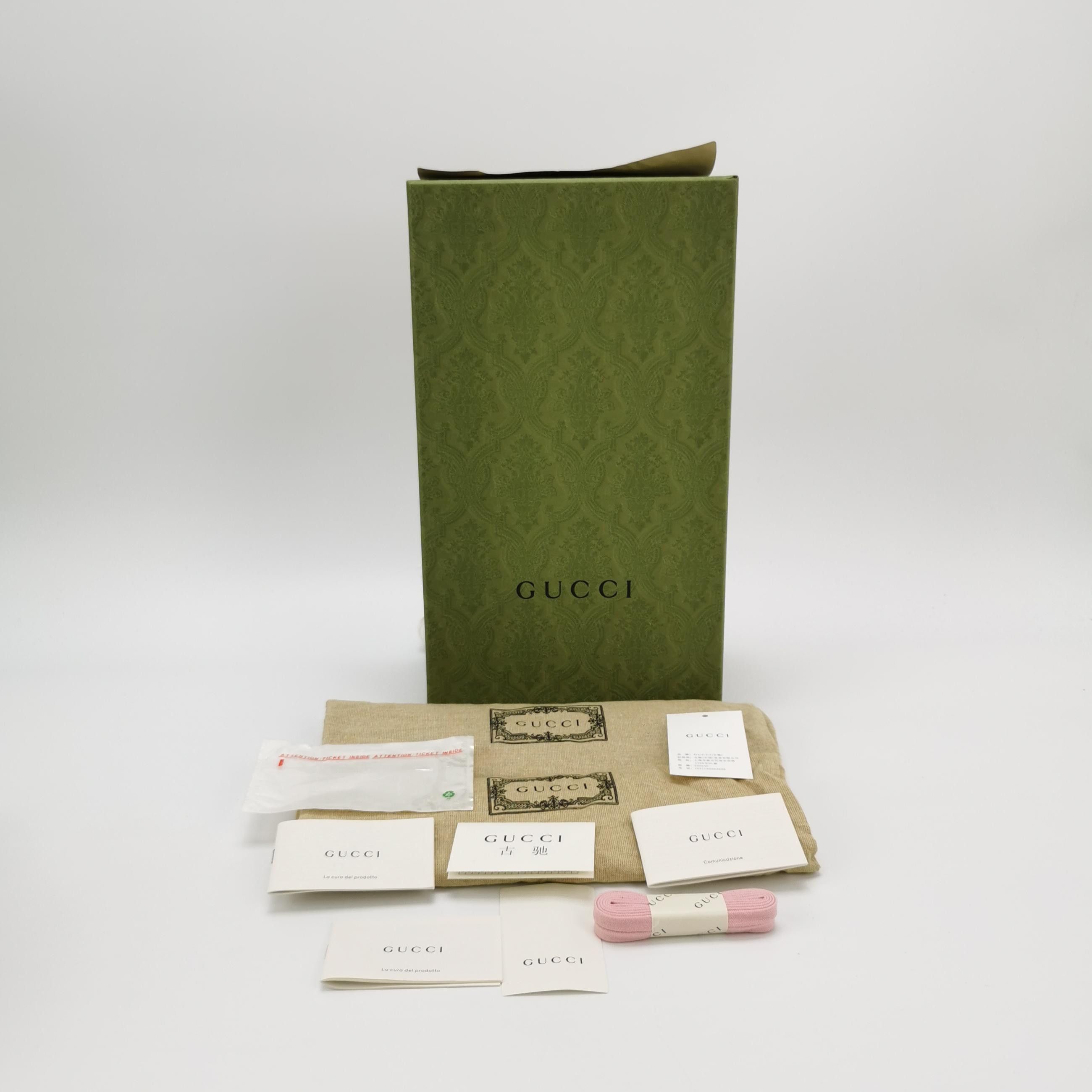 Gucci Gucci Women 5 Lowtop Sneakers Size US 5 / IT 35 - 6 Thumbnail