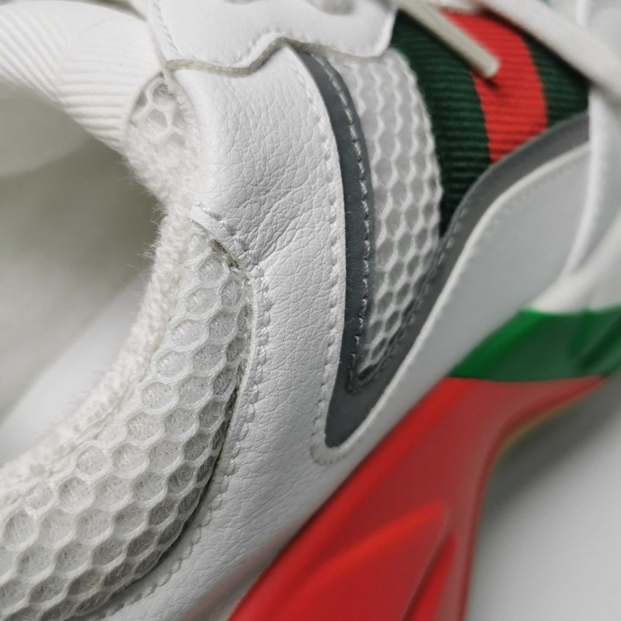 Gucci Gucci Women 8-5 Lowtop Sneakers Size US 8.5 / IT 38.5 - 15 Thumbnail