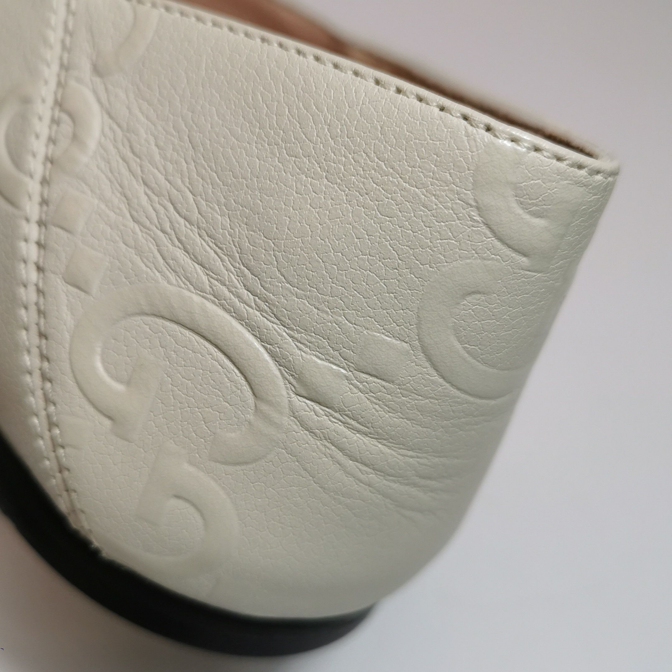Gucci Gucci Women 5-5 Flats Size US 5.5 / IT 35.5 - 14 Thumbnail