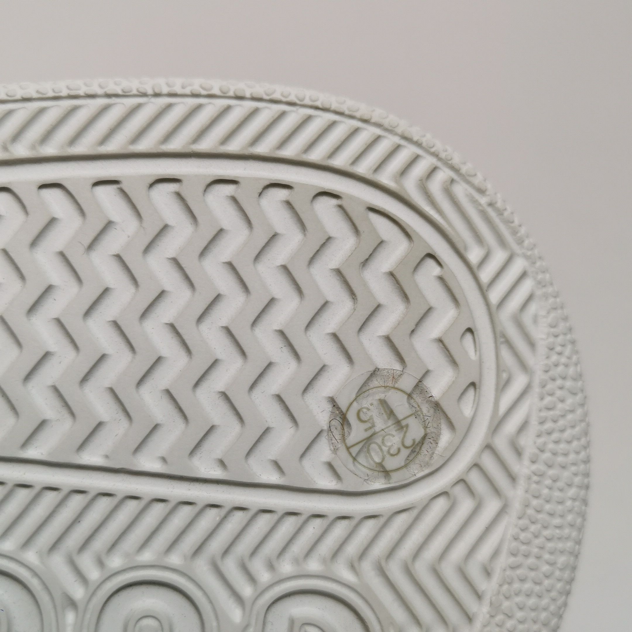 Gucci Gucci Women 6 Lowtop Sneakers Size US 6 / IT 36 - 8 Thumbnail