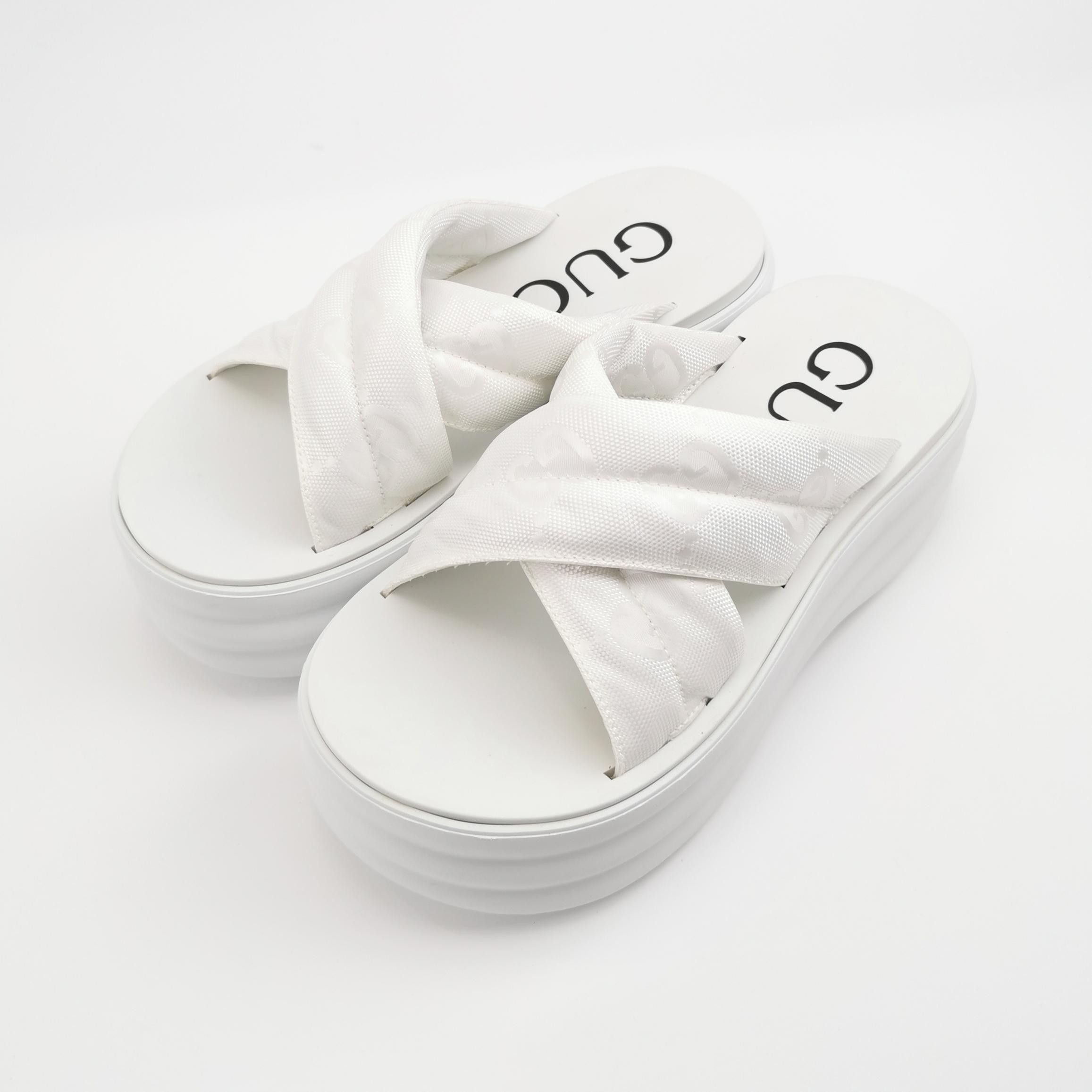 Gucci Gucci Women 8 Sandals Size US 8 / IT 38 - 2 Thumbnail