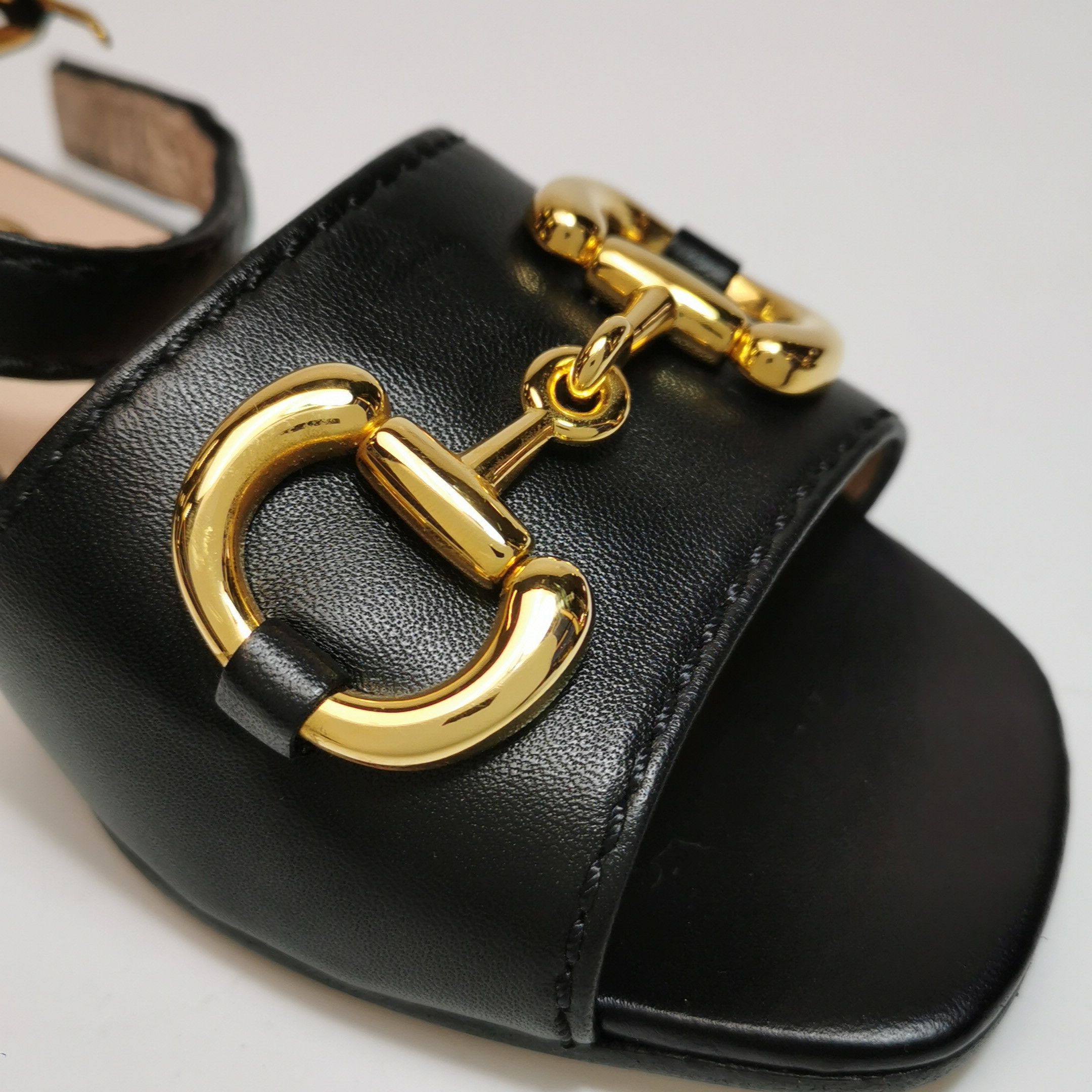 Gucci Gucci Women 6 Sandals Size US 6 / IT 36 - 9 Thumbnail