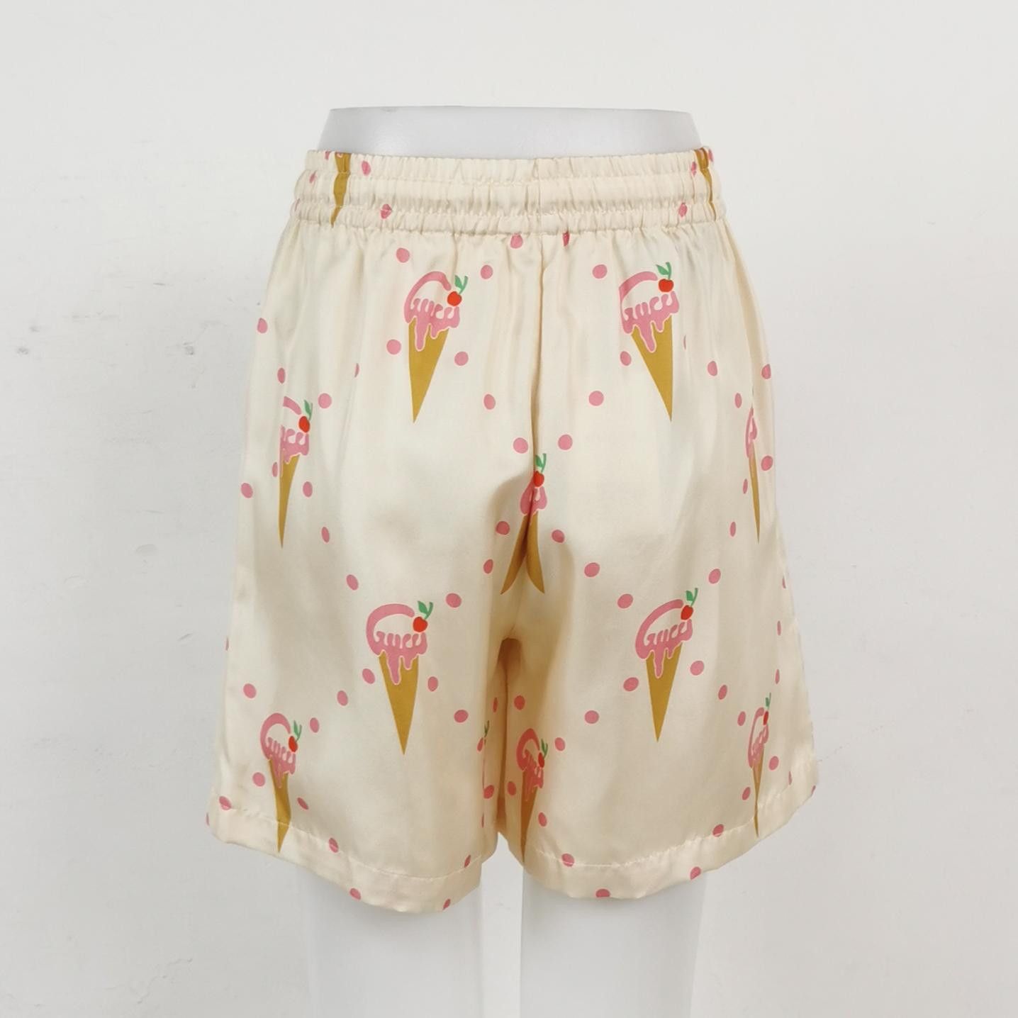 Gucci Gucci Women 26 Shorts Size 26" / US 2 / IT 38 - 2 Thumbnail