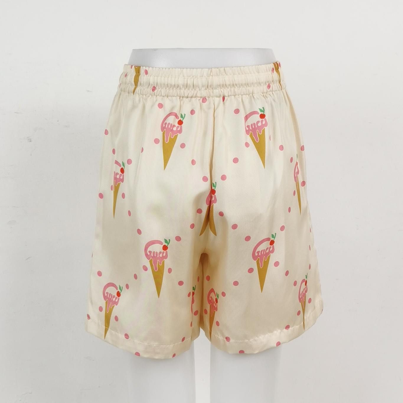 Gucci Gucci Women 26 Shorts Size 26" / US 2 / IT 38 - 2 Thumbnail