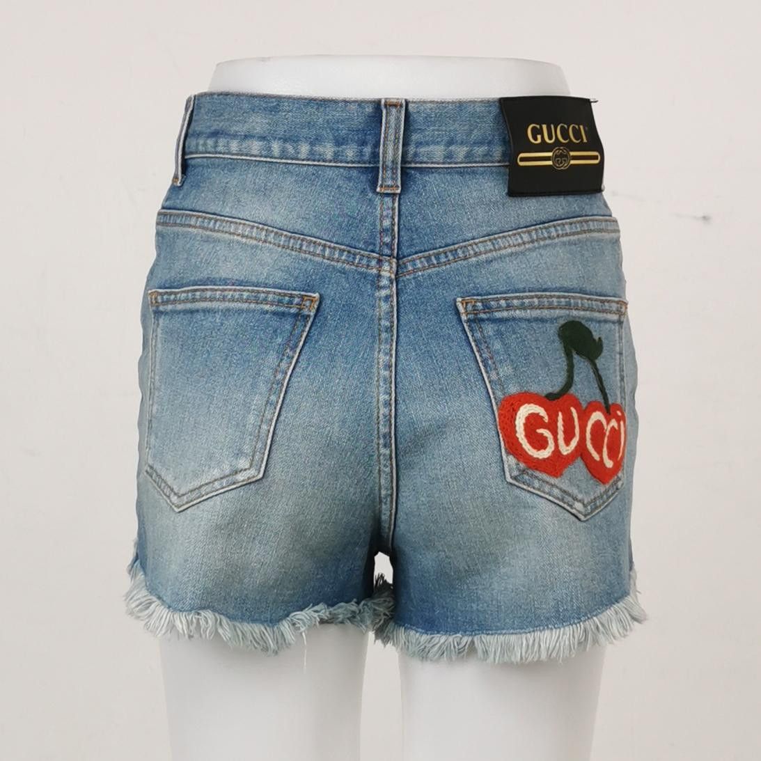Gucci Gucci Women 26 Shorts Size 26" / US 2 / IT 38 - 2 Thumbnail