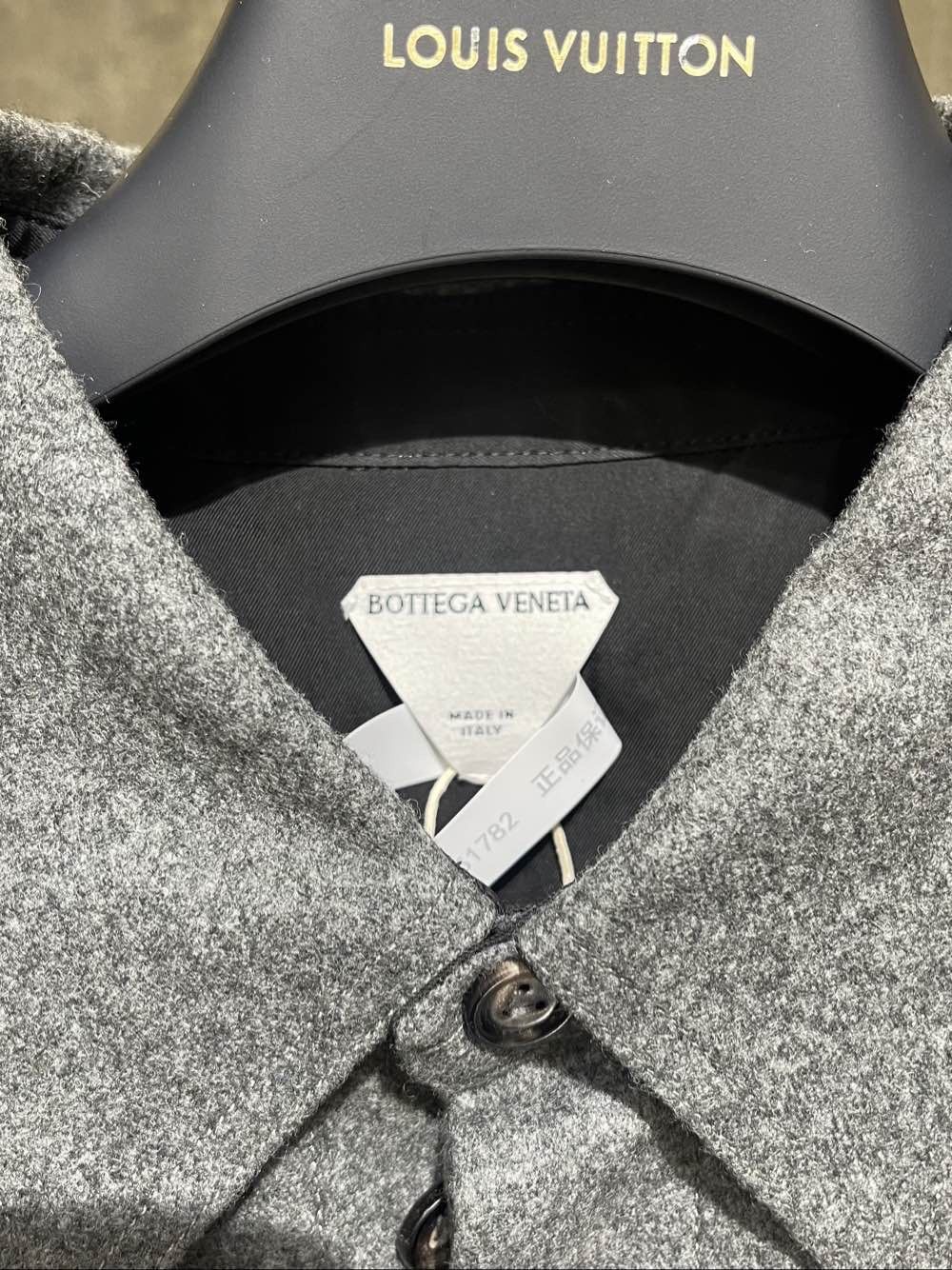 Bottega Veneta Bottega Veneta Triangle Patch Wool Shirt Size M Size US M / EU 48-50 / 2 - 3 Thumbnail