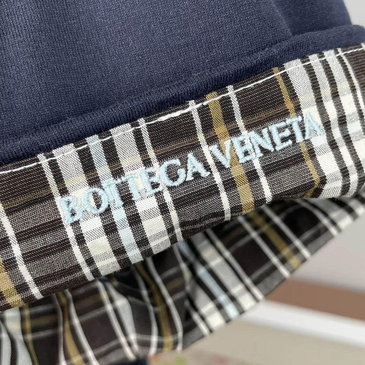 Bottega Veneta Bottega Veneta Plaid Trim T-Shirt Size L Size US L / EU 52-54 / 3 - 5 Thumbnail