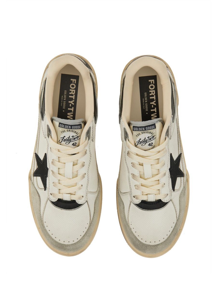 Golden Goose GOLDEN GOOSE "FORTY2" SNEAKER - WHITE (IT 45) Size US 12 / EU 45 - 6 Thumbnail