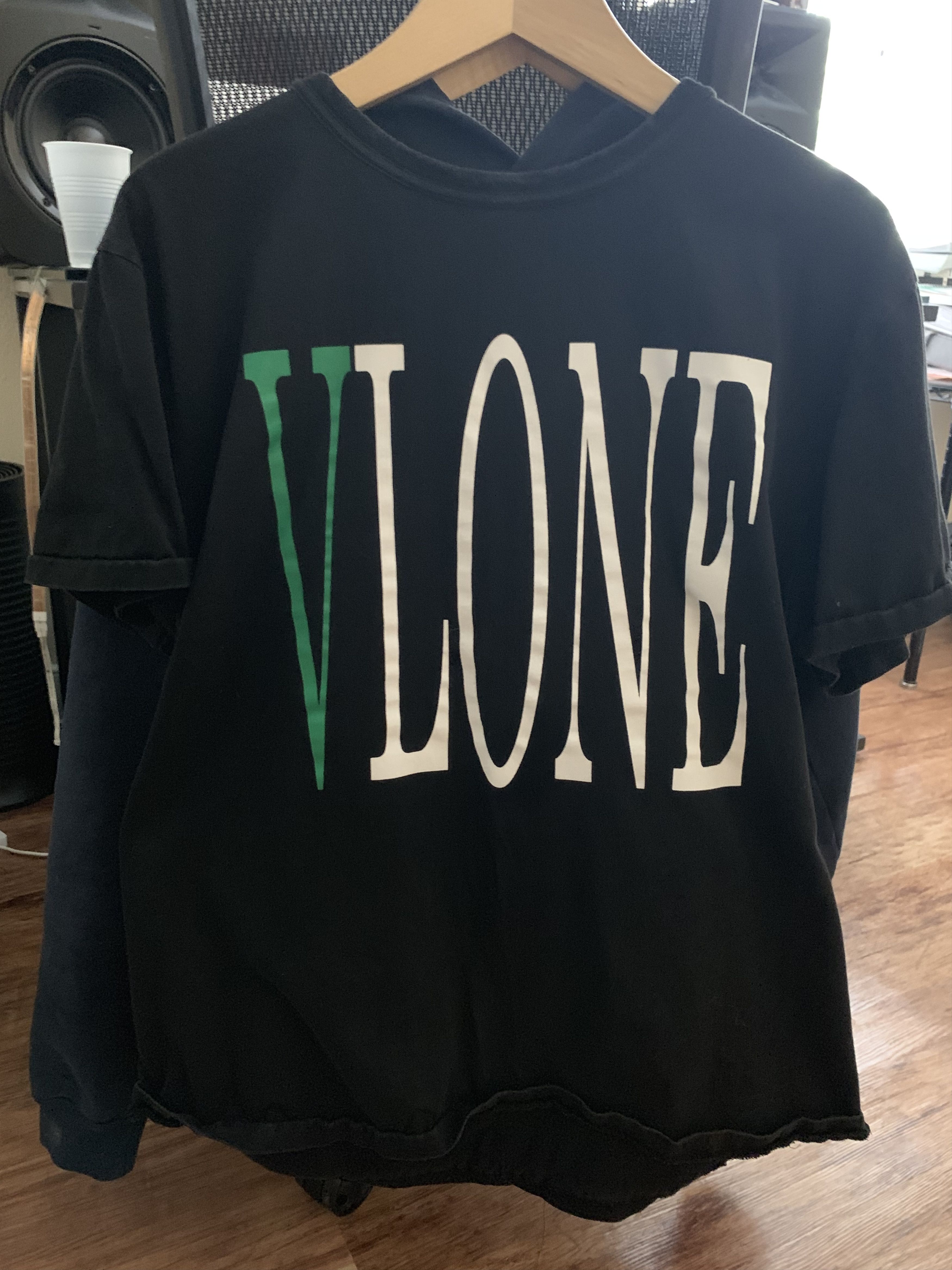 Off white x vlone tee hotsell