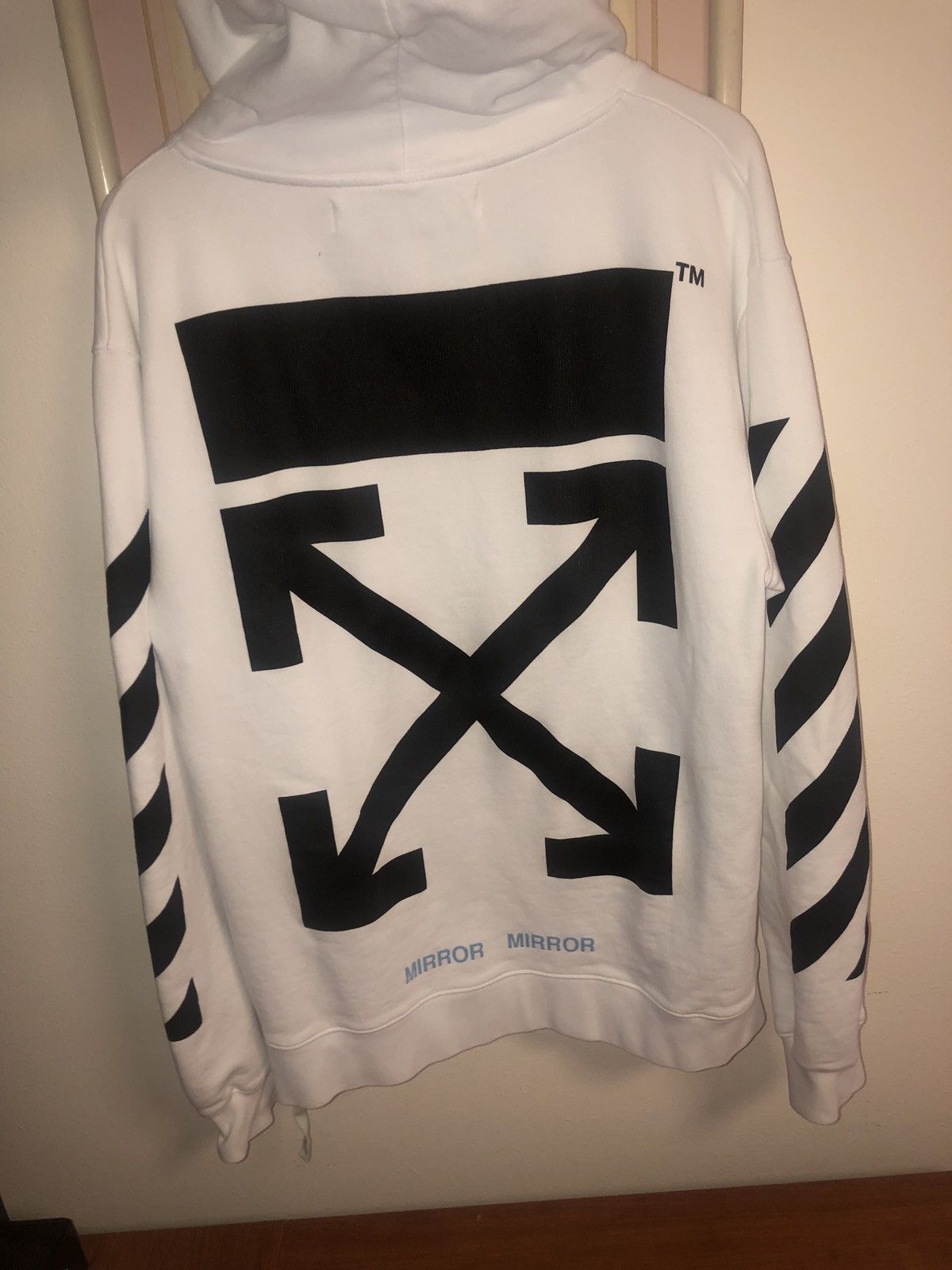 Off white sweater mirror mirror hotsell