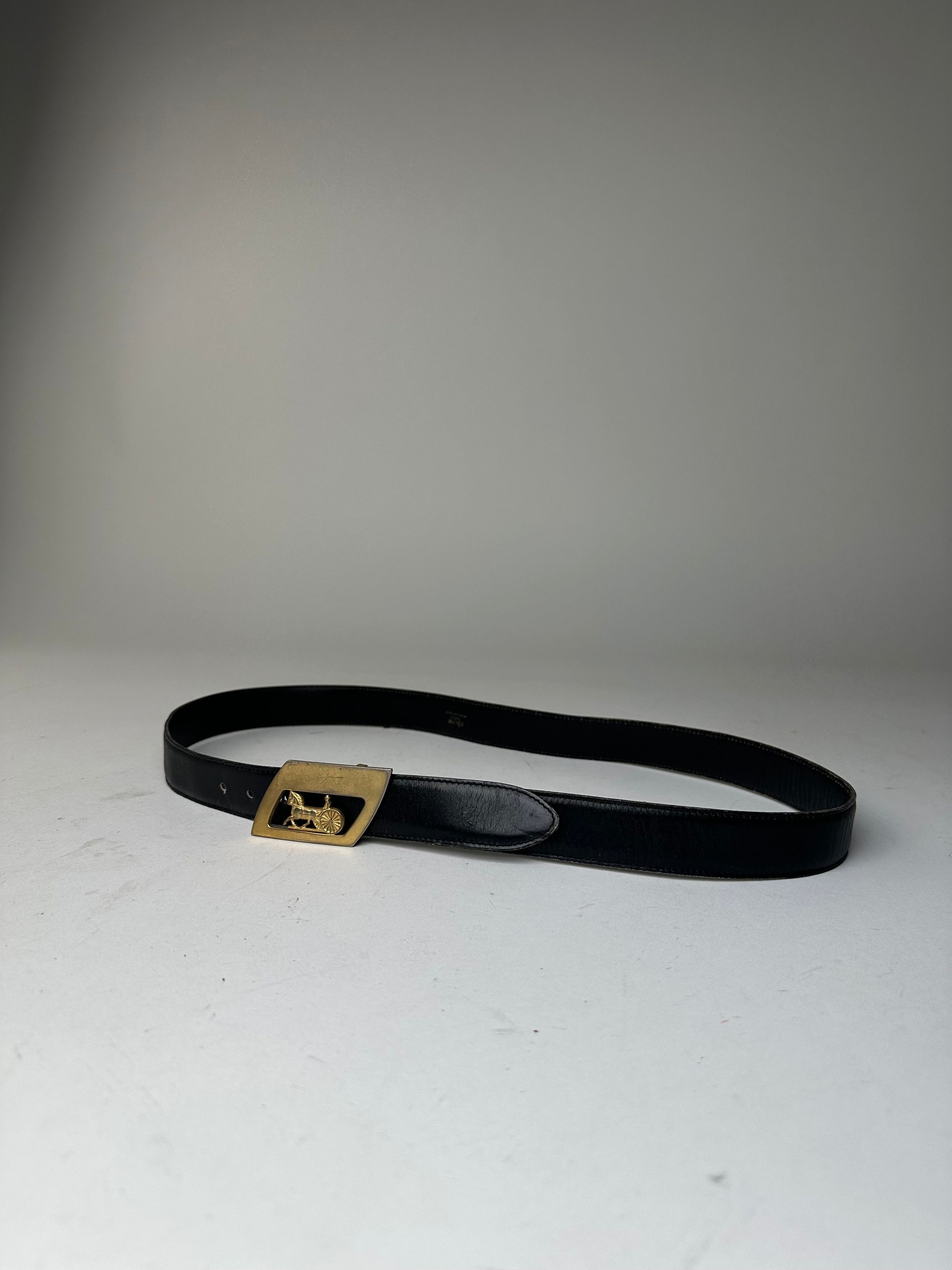 Vintage Black Leather Belt with Gold-Tone Buckle Design display picture 2