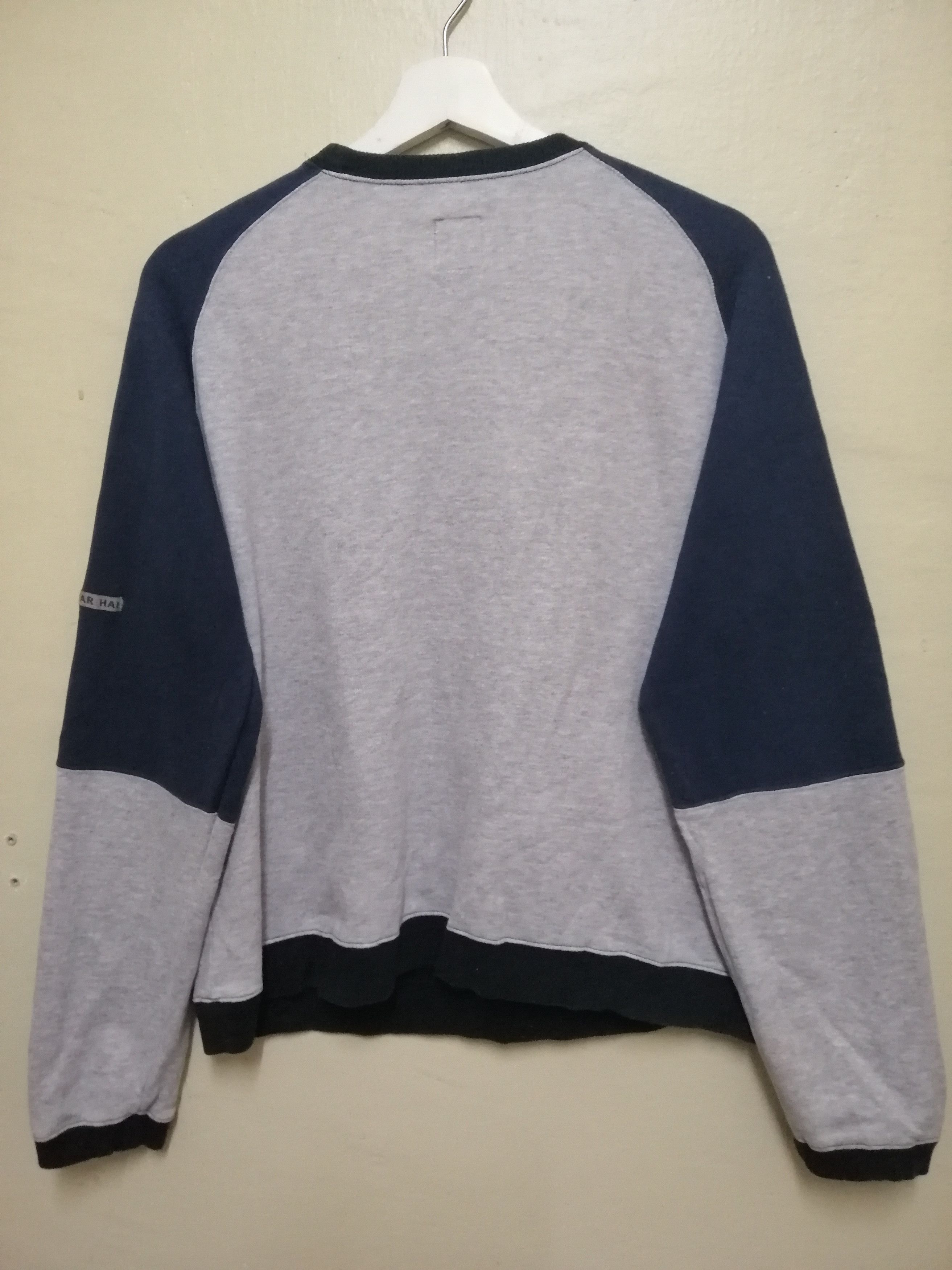 Hai Sporting Gear Vintage Hai Sporting Gear Sweatshirt Nice Design B9 Size US M / EU 48-50 / 2 - 3 Thumbnail